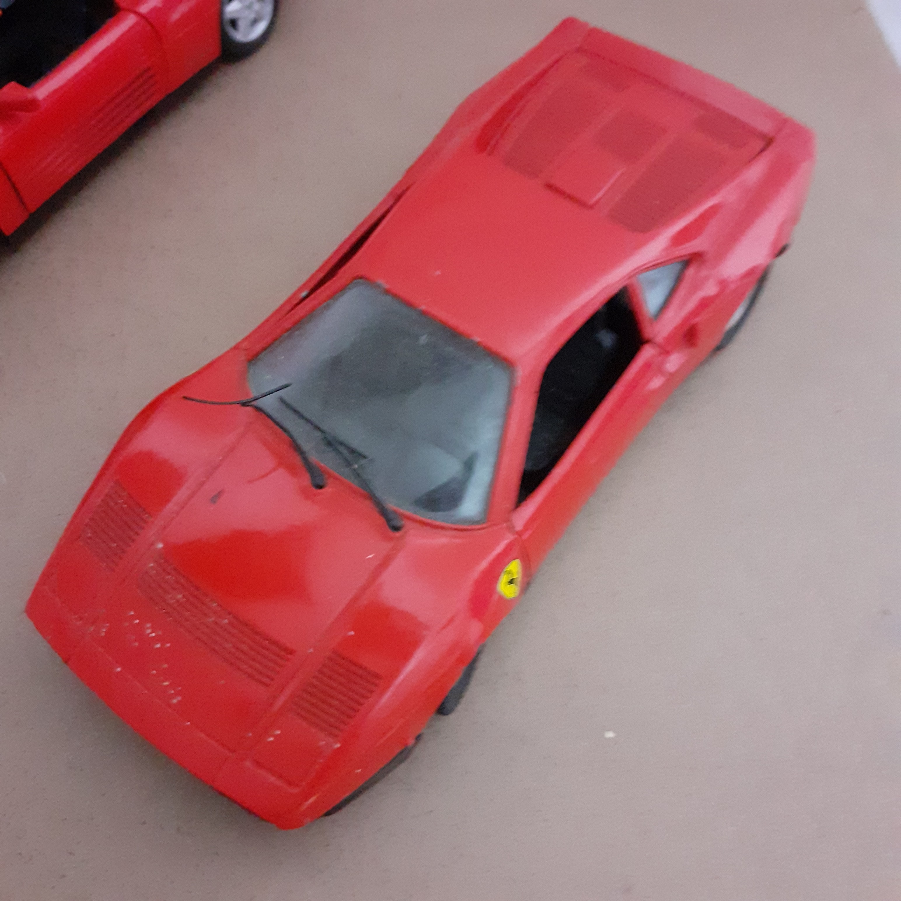 Lot de 2 voitures miniatures (1/24) FERRARI Bon état - Vue 2 - 