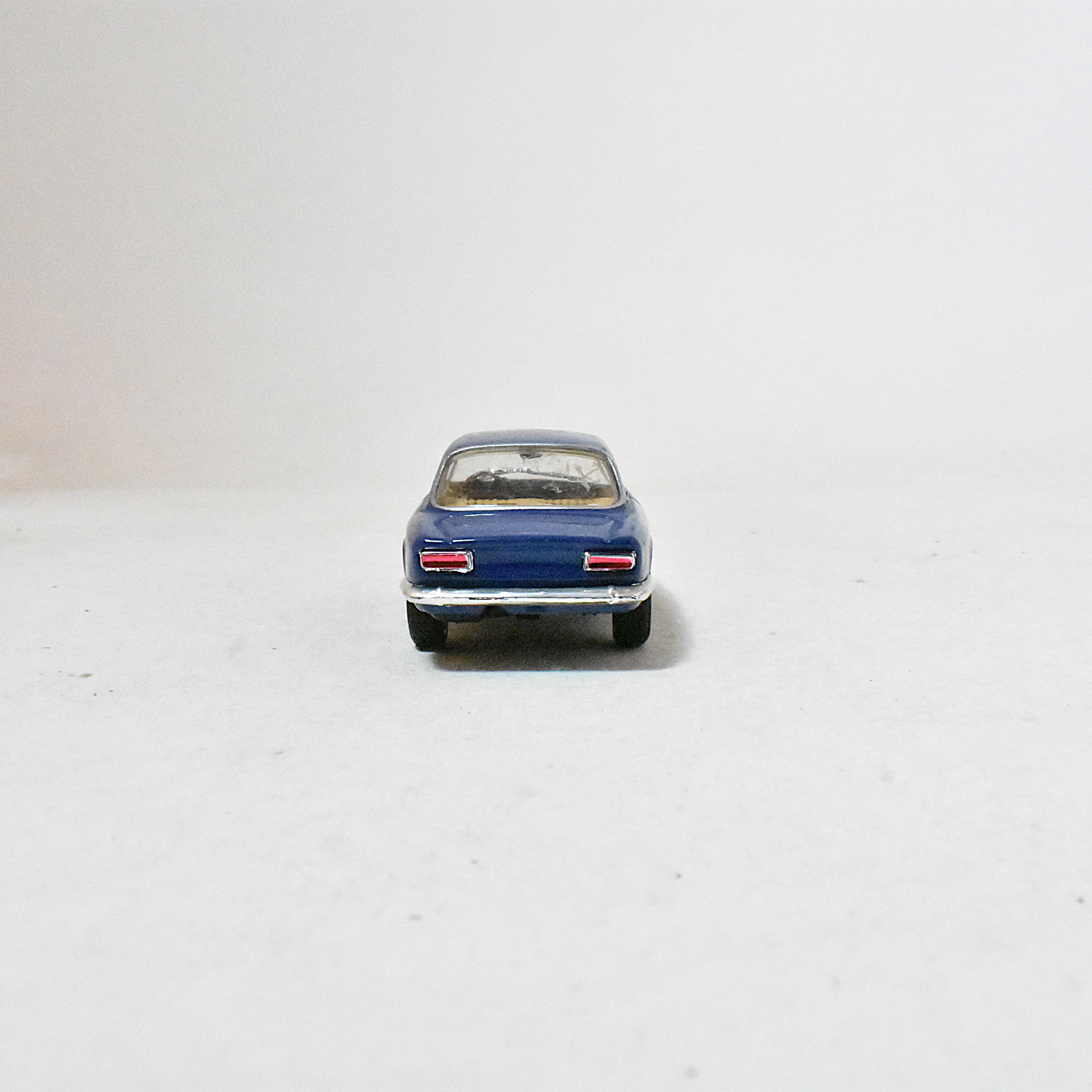SOLIDO--1/43-ALFA-ROMEO-1300-JUNIOR-COUPE-1969 Très bon état - Vue 5 - 