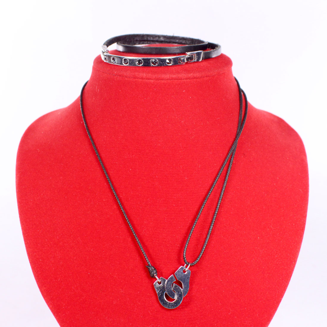 Bracelet à enrouler et collier menottes  -  reconditionné disponible sur Label Emmaüs