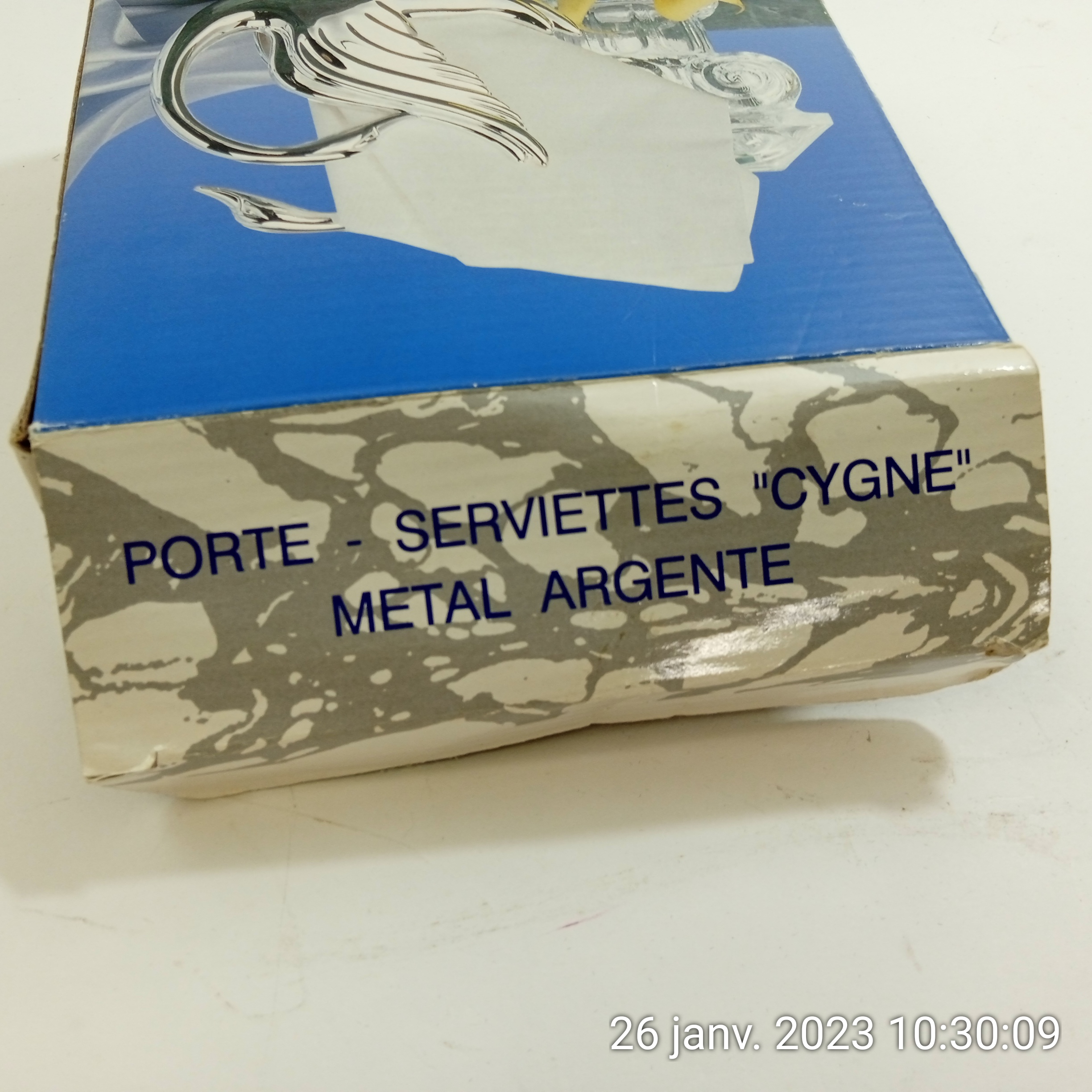 Voir photo 6 de Porte serviettes de table en métal argenté dans sa boite Année 80 Porte serviettes de table en métal argenté dans sa boite Année 80 Bon état - Vue 6 -