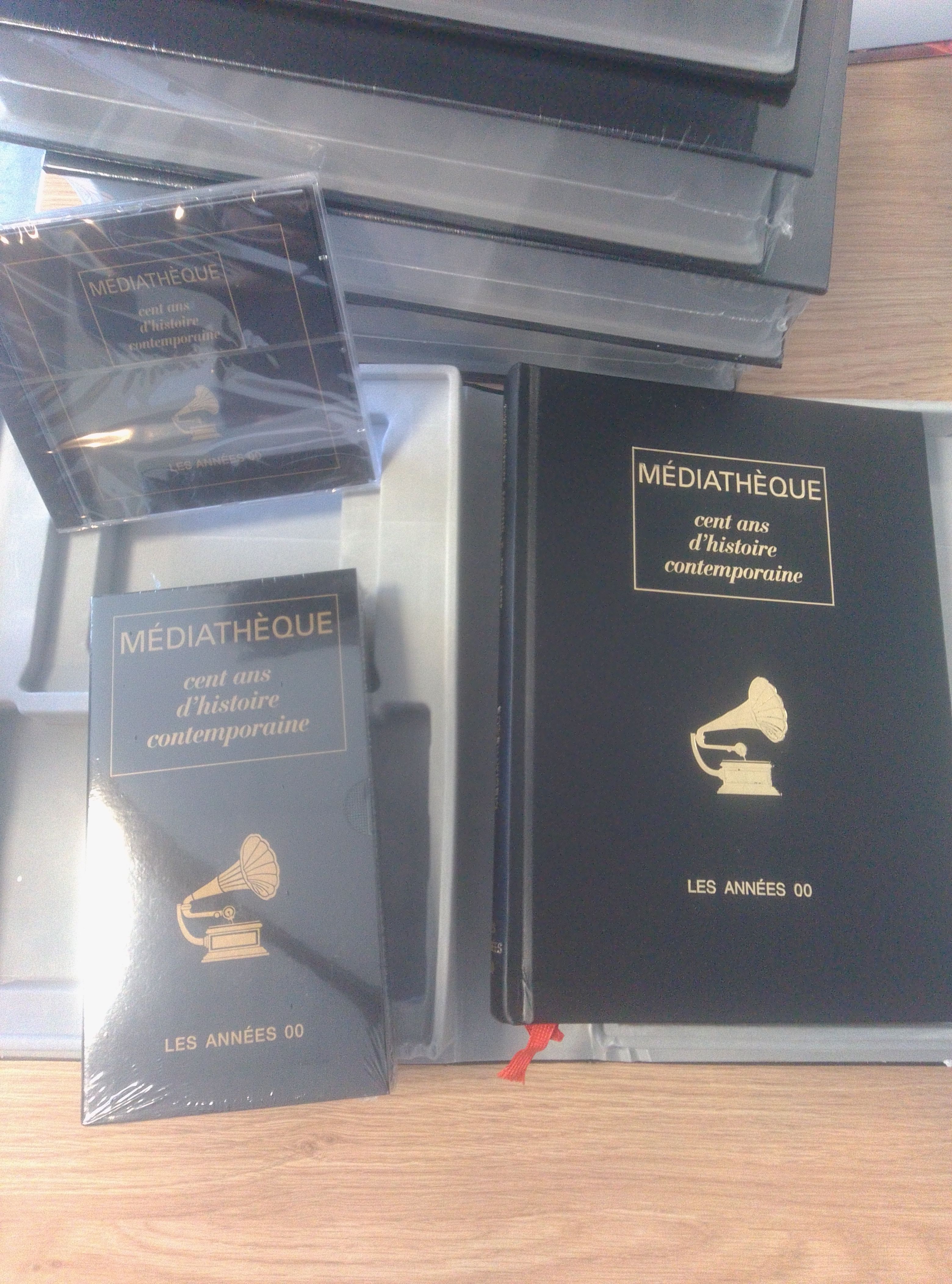 Médiathèque cent ans d'histoire contemporaine en 10 volumes - Photo 10
