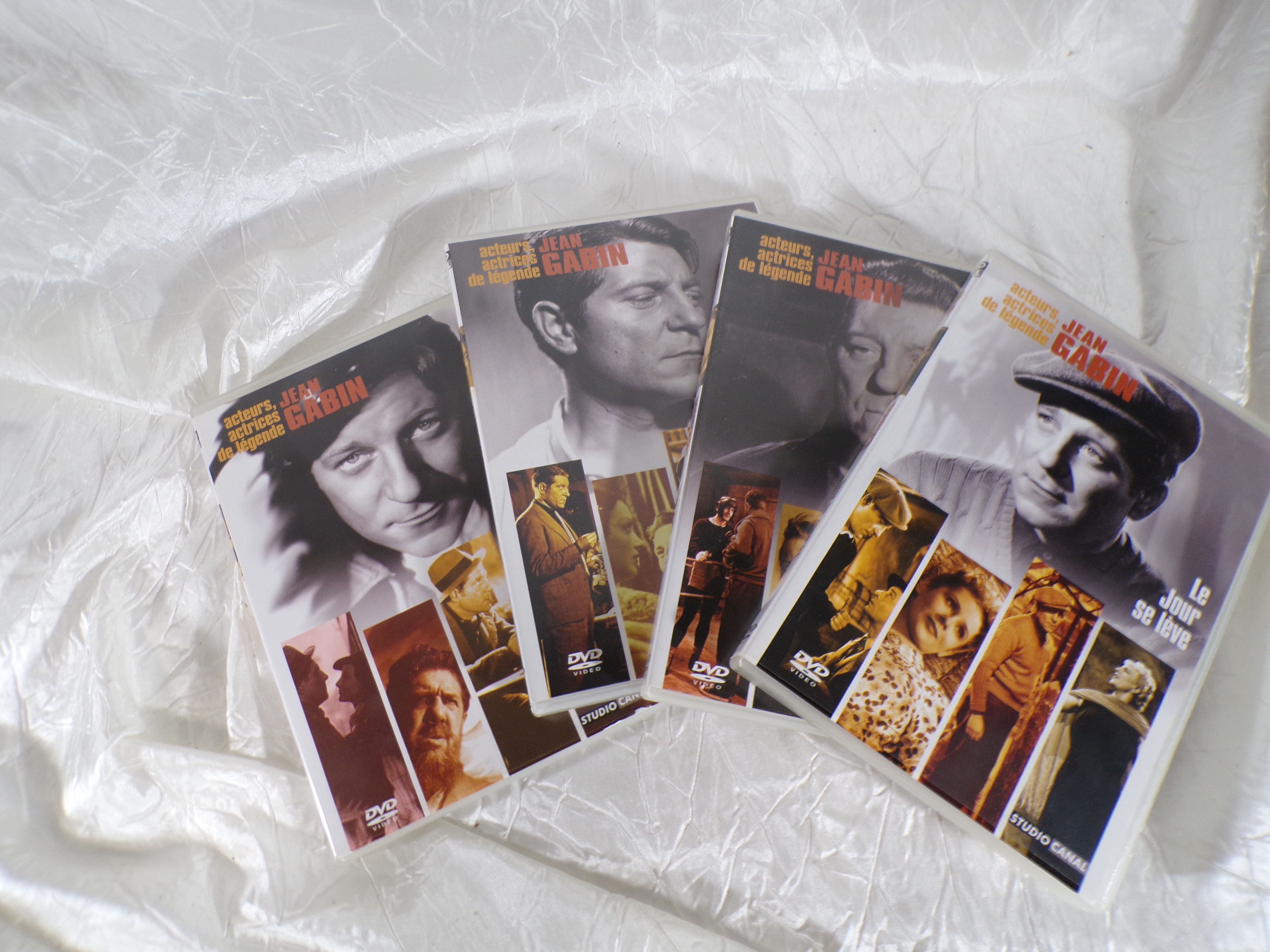 Voir photo 4 de Coffret DVD Jean Gabin "4 films classiques" Coffret DVD Jean Gabin "4 films classiques" Très bon état - Vue 4 -