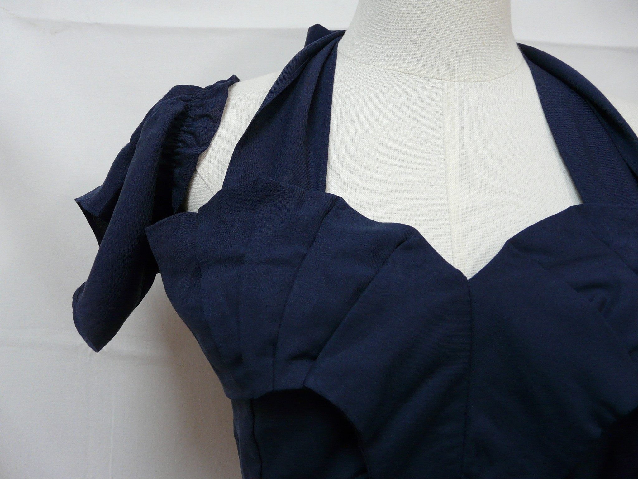 Voir photo 9 de RF276 - Robe épaules dénudées - Naf Naf - Taille 38 RF276 - Robe épaules dénudées - Naf Naf - Taille 38 Comme neuf - Vue 9 -