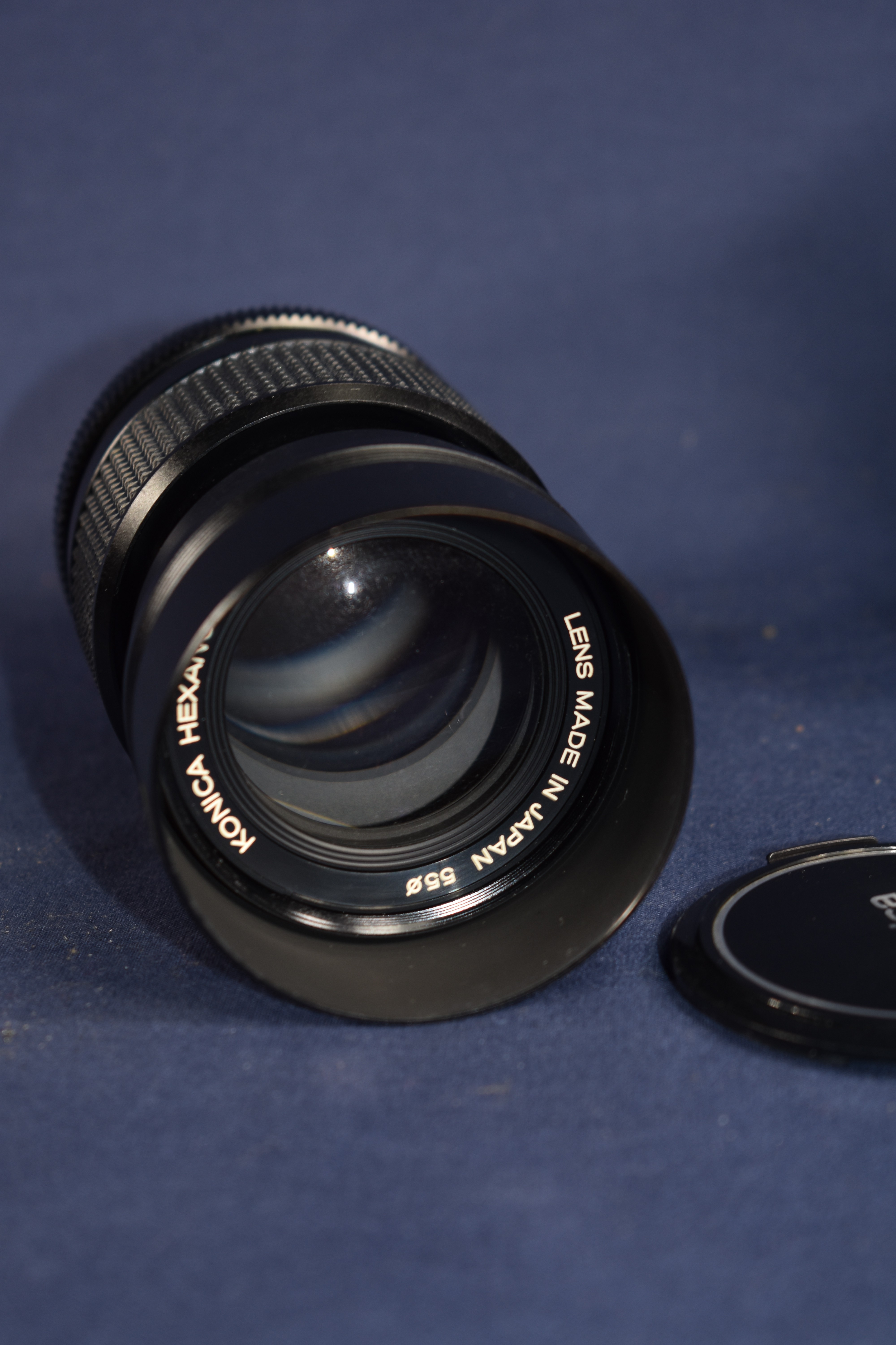 Appareil photos argentiques KONICA FP-1, dans son étui d'origine, muni de sa clé + objectif KONICA 135/F3.5 complet de ses notices + flash SUNPAK auto 20 SR. Bon état - Vue 9 - 