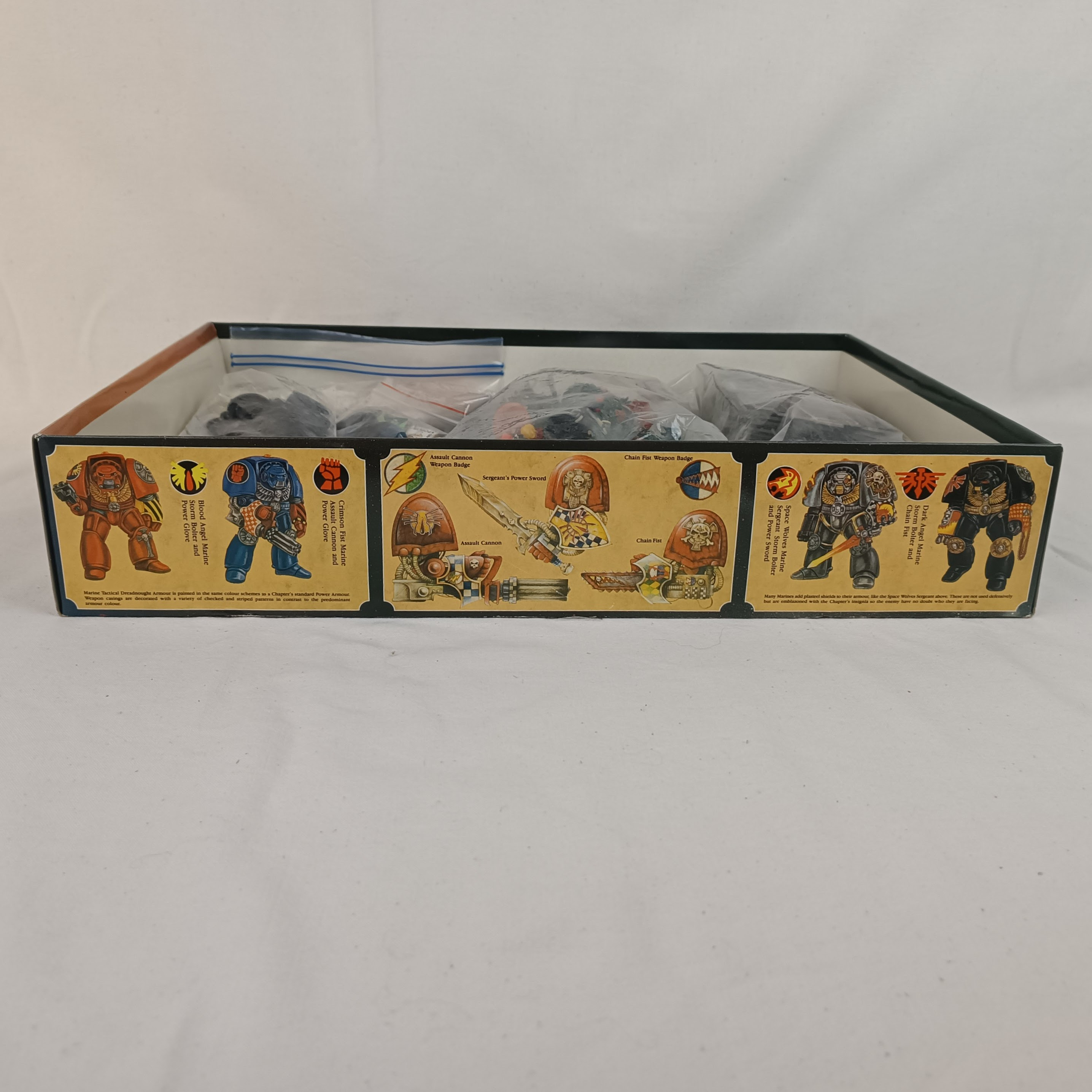 Voir photo 22 de Jeu de société "Space Hulk" - Warhammer 40K, première édition de 1989, par Games Workshop, figurines peintes Jeu de société "Space Hulk" - Warhammer 40K, première édition de 1989, par Games Workshop, figurines peintes État correct - Vue 22 -