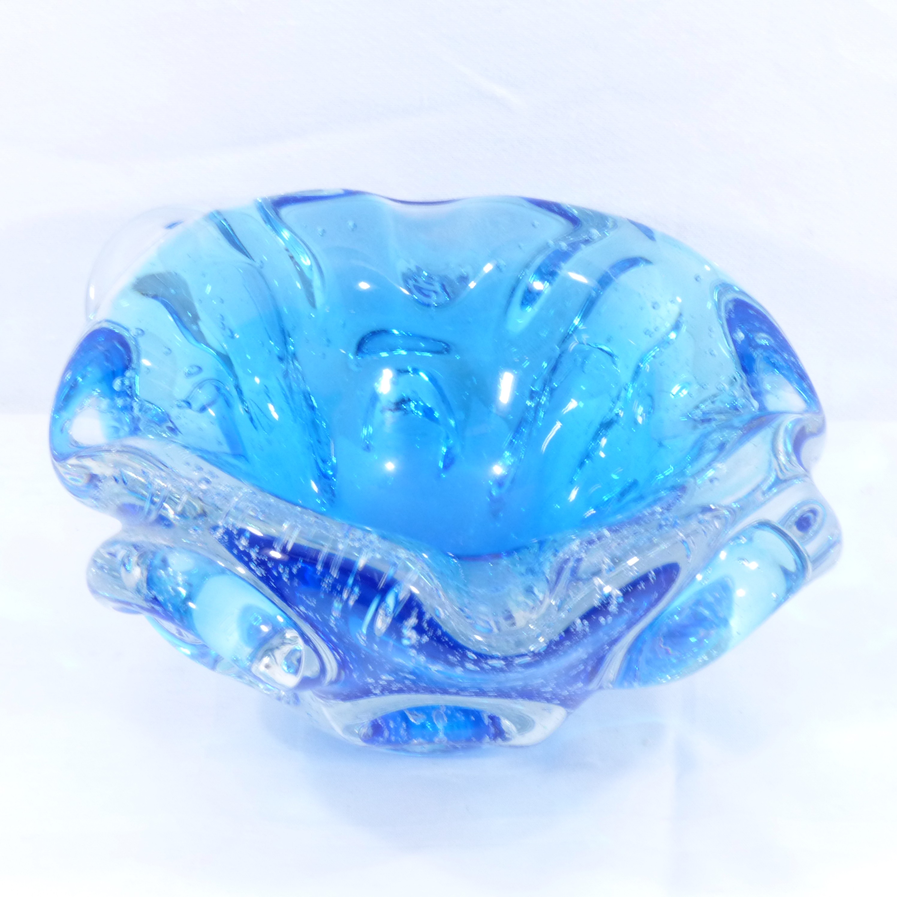 Coupe bullicante / Vide-poches en verre bleu turquoise - Dans le goût de Murano Bon état - Vue 5 - 