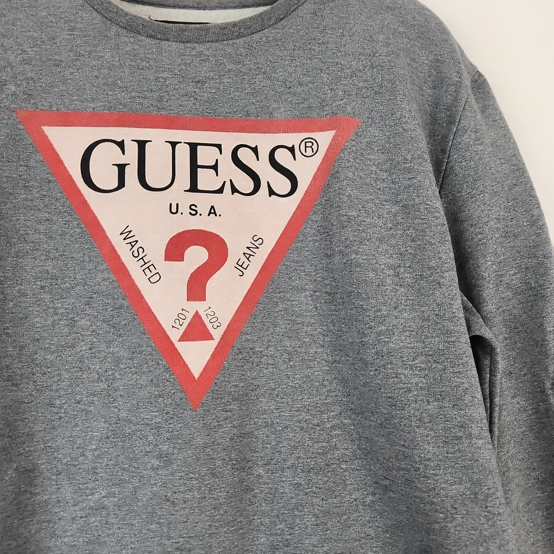 Guess - Pull gris en coton - Taille L mesure carrure poitrine = 52 cm longueur= 64 cm Très bon état - Vue 2 - 