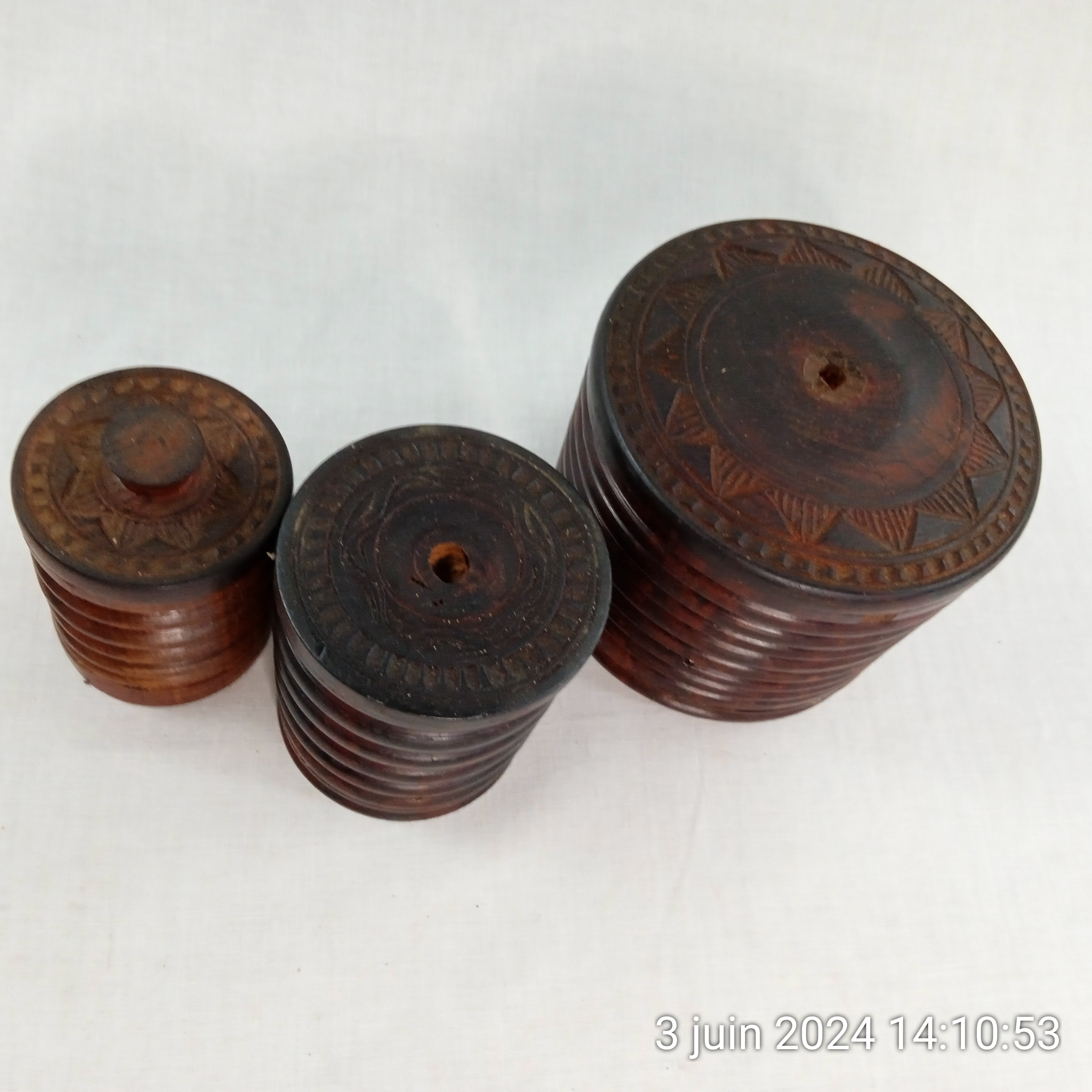 Lot de 3 boites/pots couvercle en bois, année 30 Arts déco - Photo 2