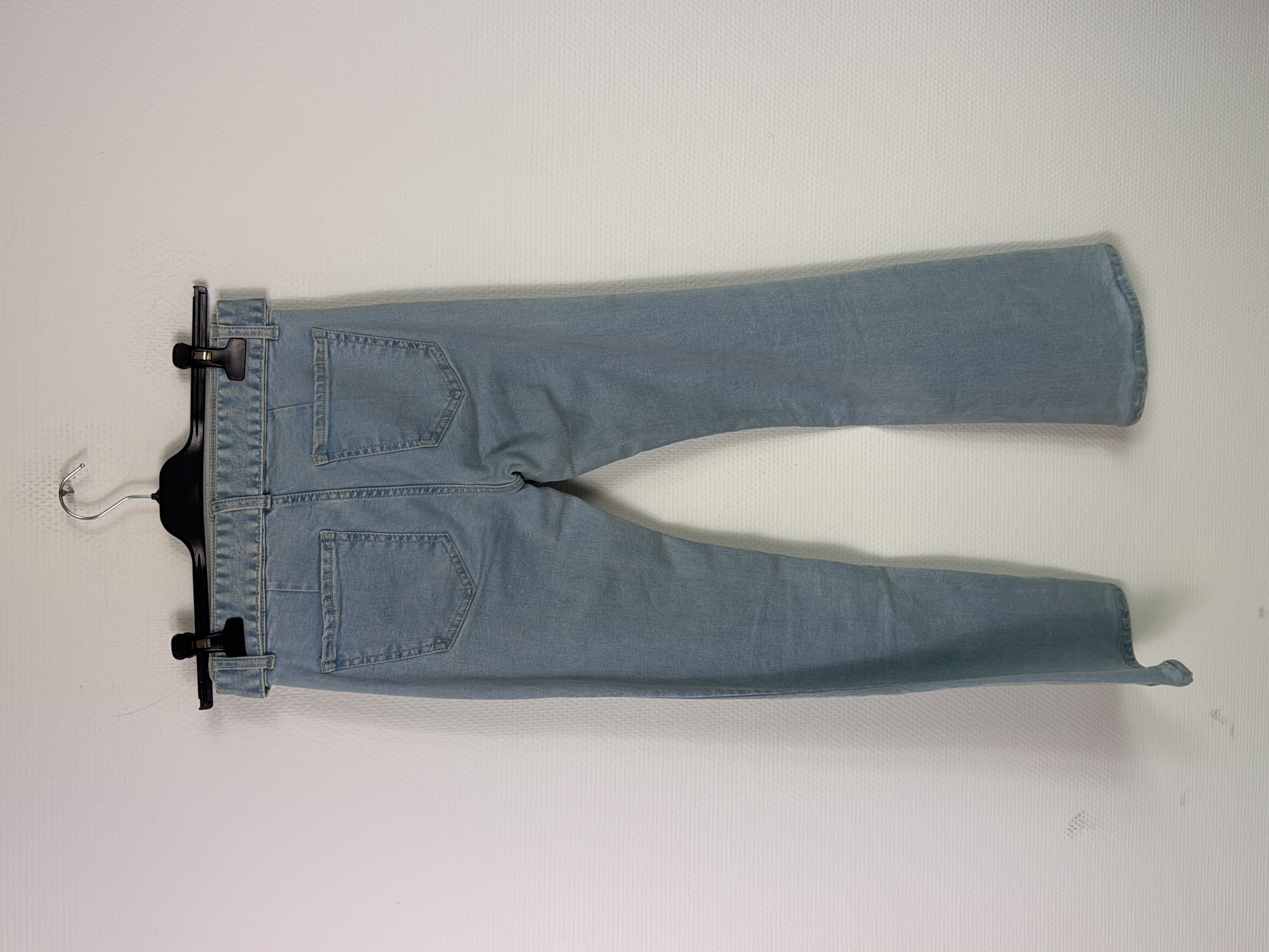 Voir photo 5 de Jean flare délavé Bershka avec anneau S/36 Jean flare délavé Bershka avec anneau S/36 Très bon état - Vue 5 -