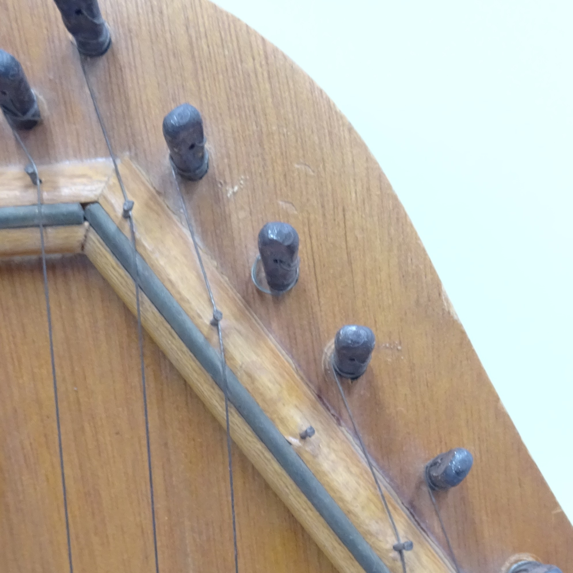 Ancienne cithare en bois vintage Bon état - Vue 7 - 