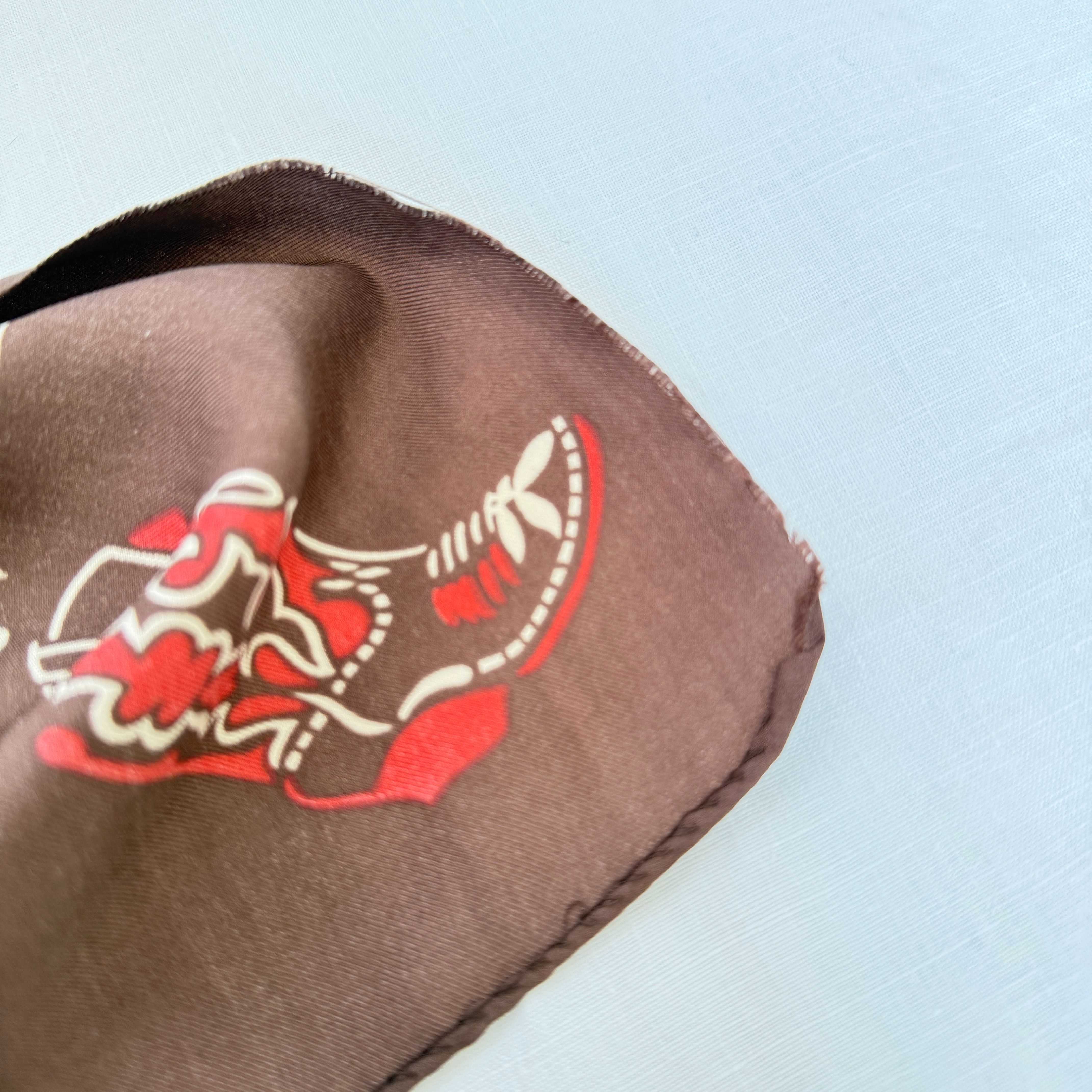 Foulard en soie naturelle - ourlet roulé à la main Bon état - Vue 6 - 
