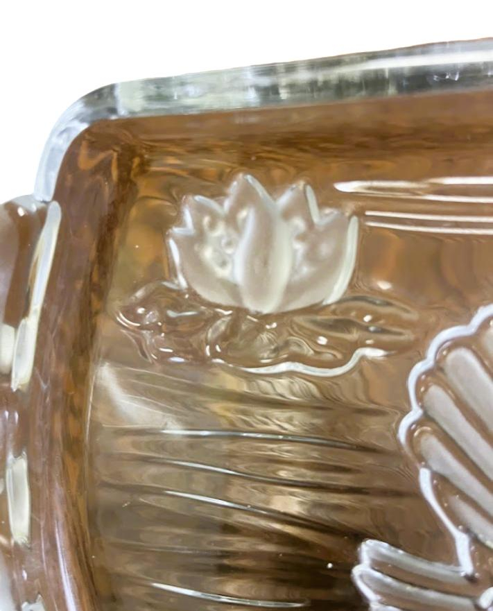 Plat à cake, motifs floraux et couple de cygnes moulés Bon état - Vue 5 - 