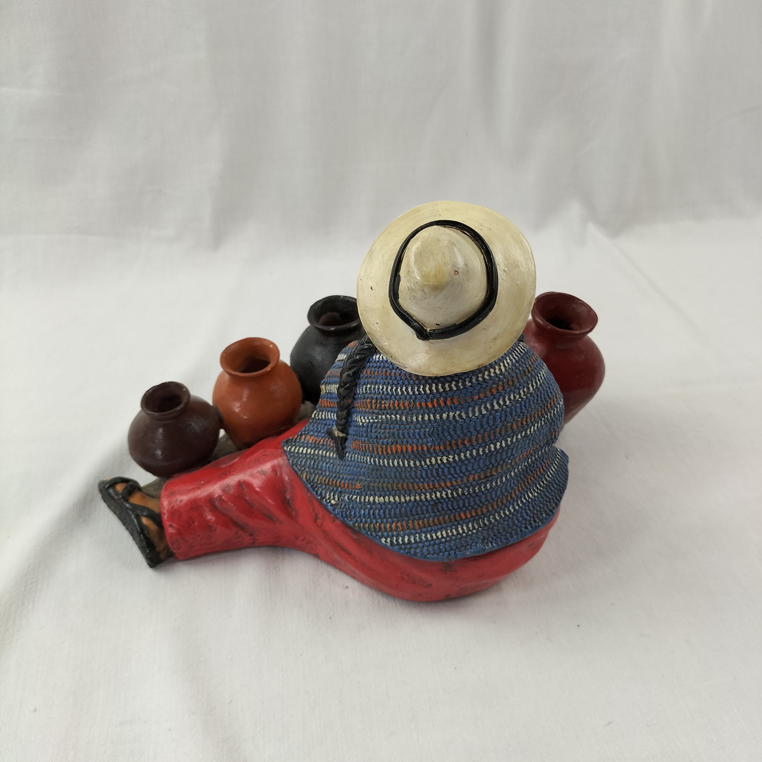 Sculpture péruvienne en terre cuite vintage (années 1970) femme et jarres - Photo 6