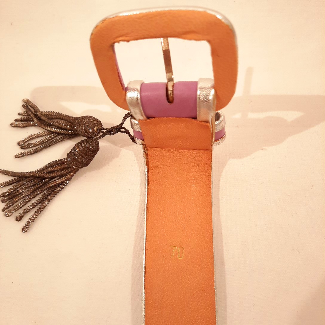 Voir photo 3 de Ceinture cuir mauve et argent vintage chic Ceinture cuir mauve et argent vintage chic - Vue 3 -