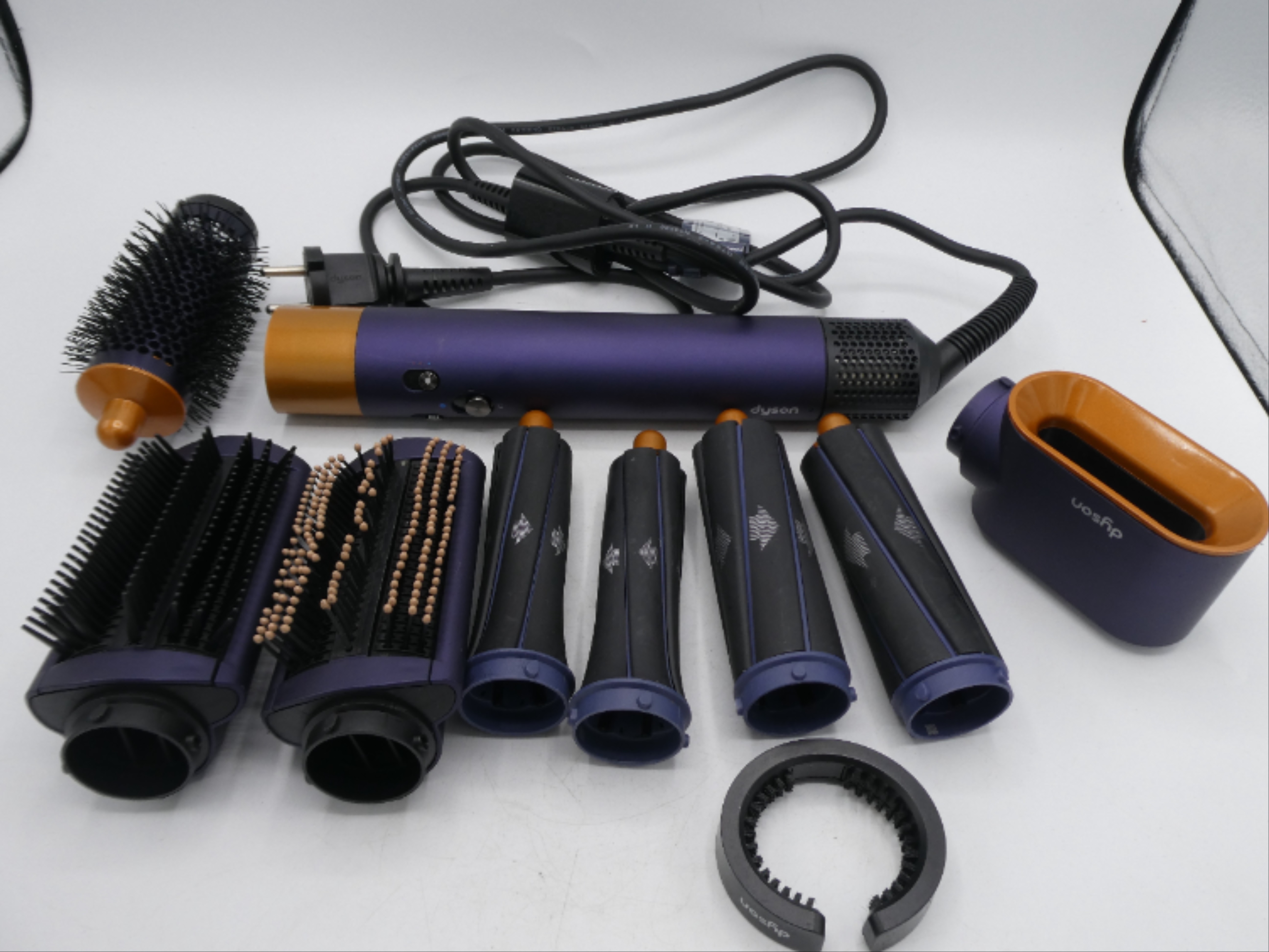 Dyson Airwrap Multi-Styler Complete – Kit Complet pour Tous Types de Cheveux - Comme neuf - Photo 2