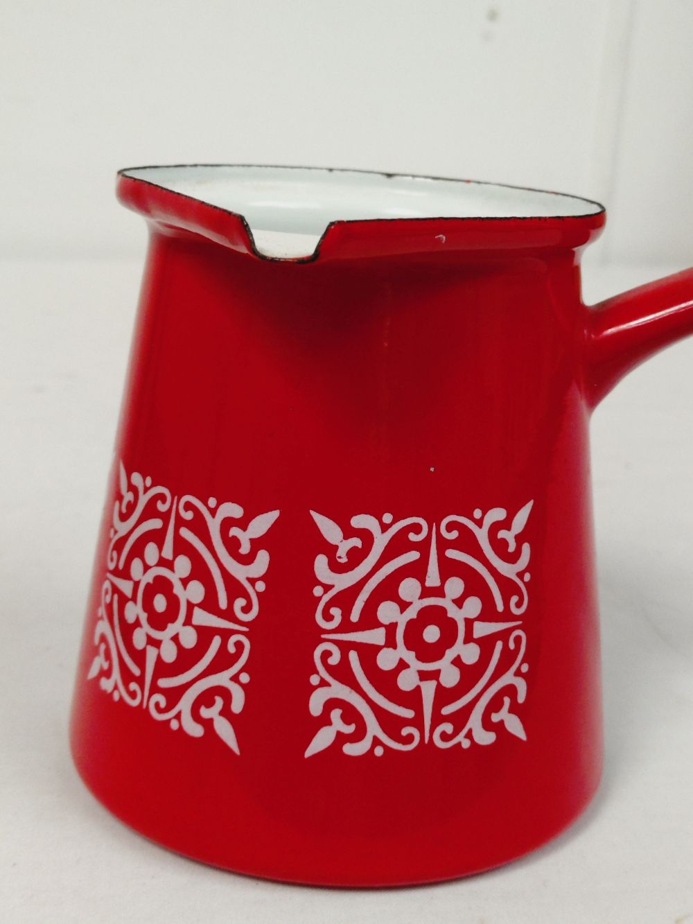 Cafetière turque en tôle émaillé rouge et blanc-vintage Bon état - Vue 2 - 