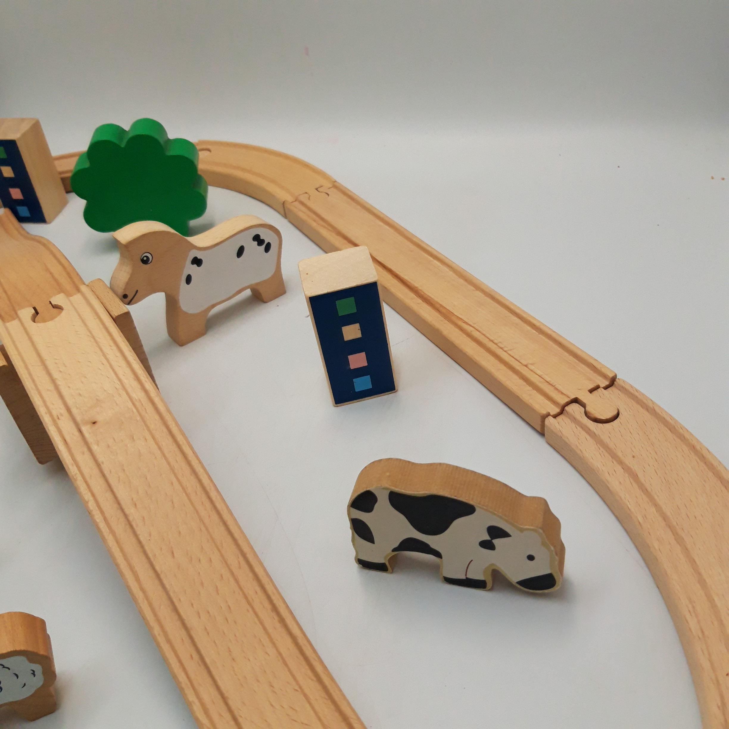 Circuit de train en bois Ikea Bon état - Vue 6 - 