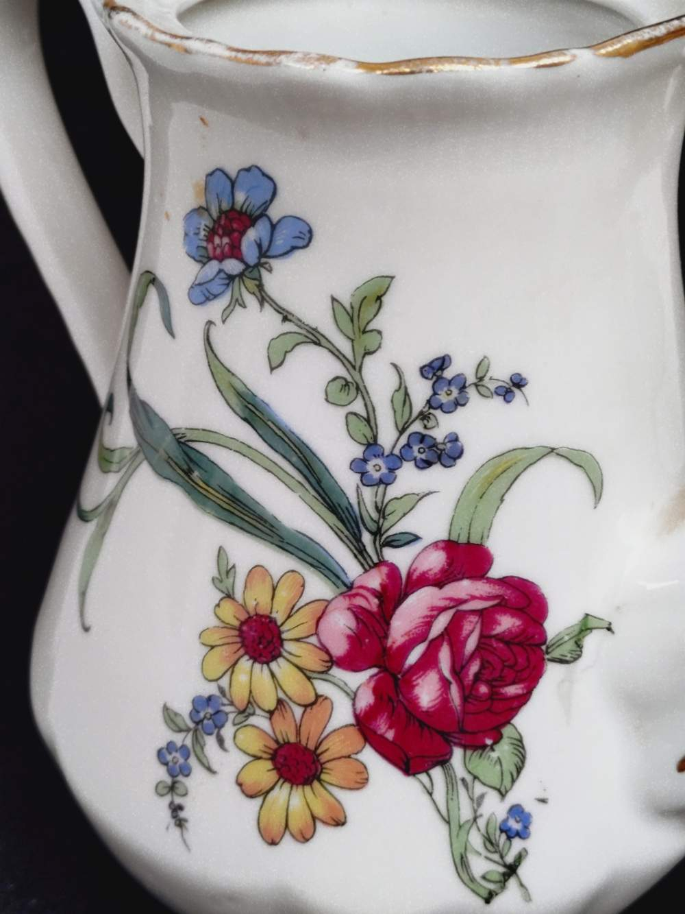 Théière et assiette plate en porcelaine de Limoges à décor floral. - Photo 9