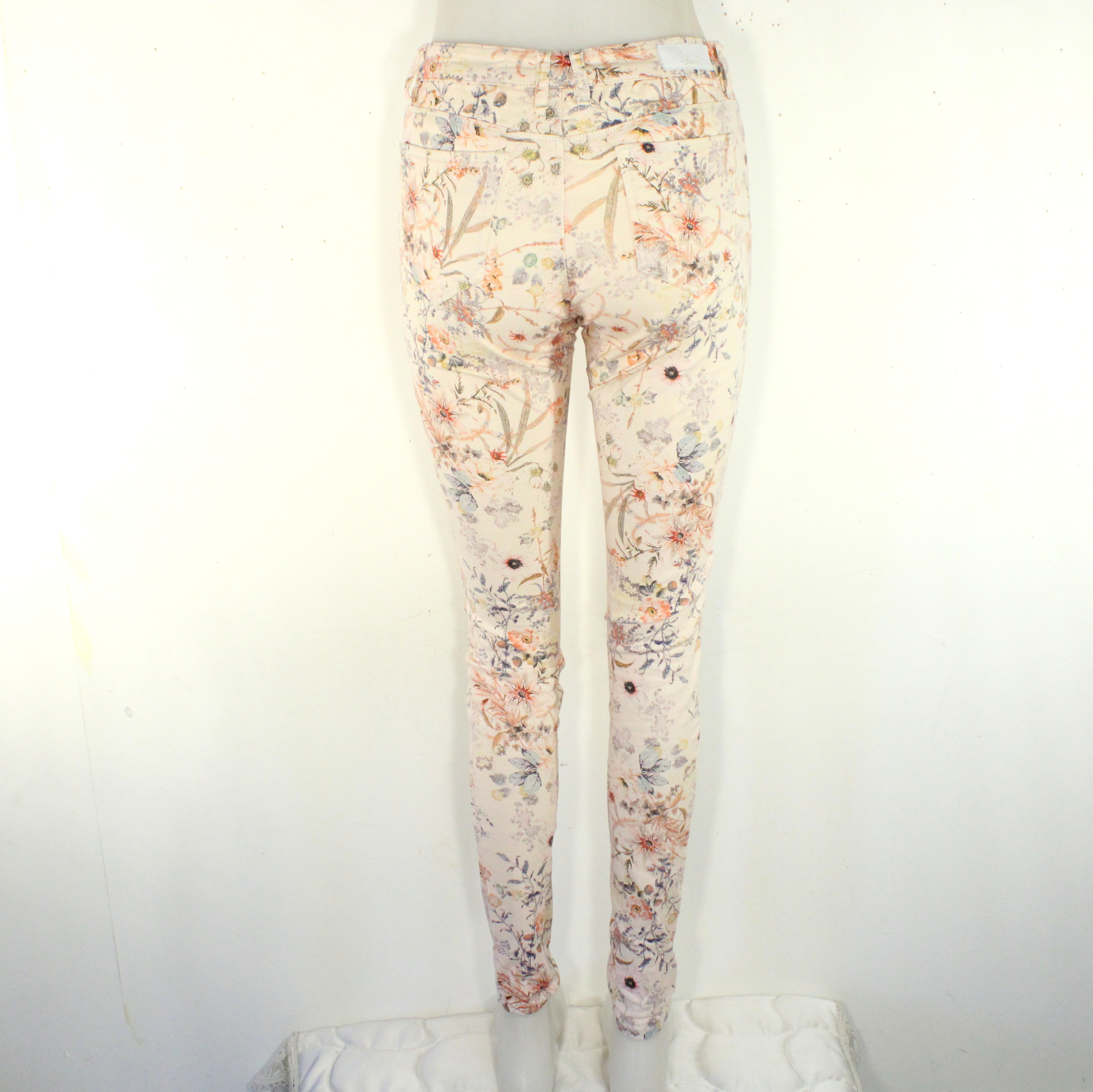 Voir photo 3 de Pantalon Femme Rose Fleuris KAPORAL Taille 36 Pantalon Femme Rose Fleuris KAPORAL Taille 36 - Vue 3 -
