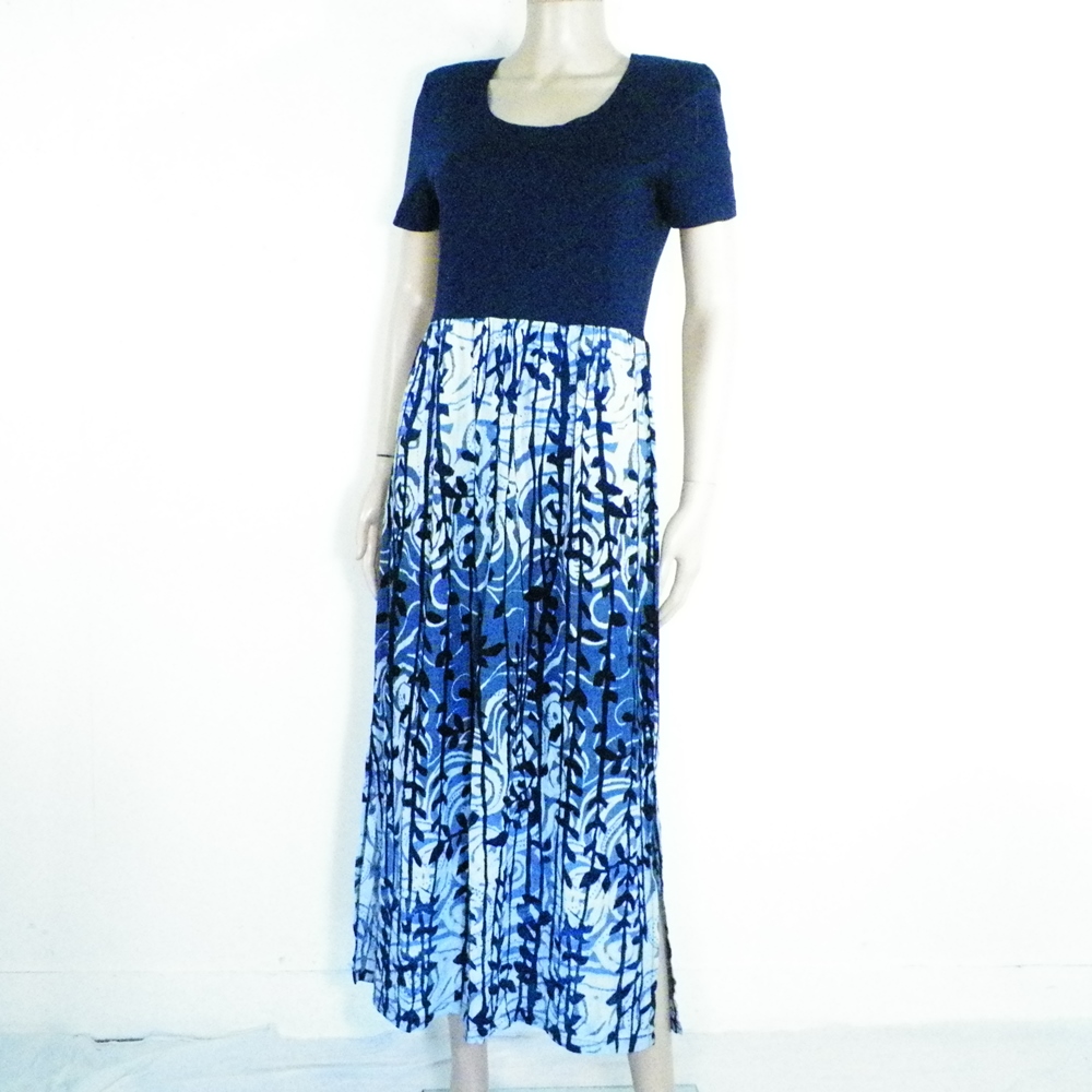 Robe Bleue Marine Vintage T M. Bon état -  reconditionné disponible sur Label Emmaüs