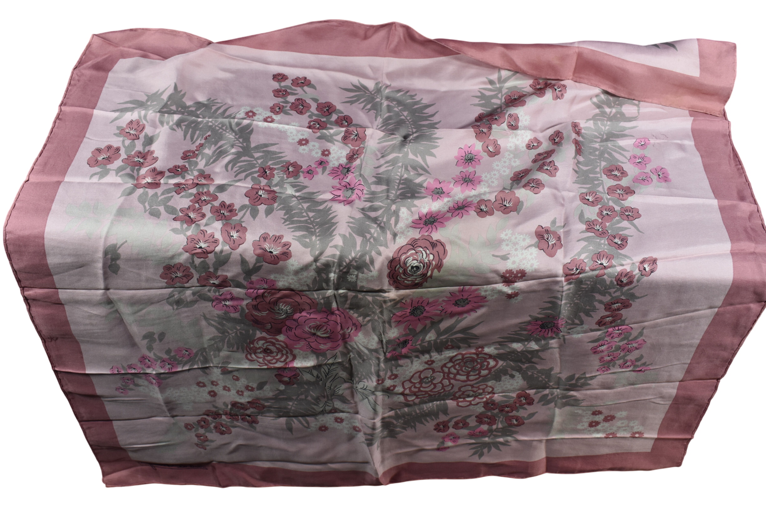 Foulard en soie, tons de rose, sign Paule de Chauvigny (76 X 76 cm ) - Label Emmaus - Modalova