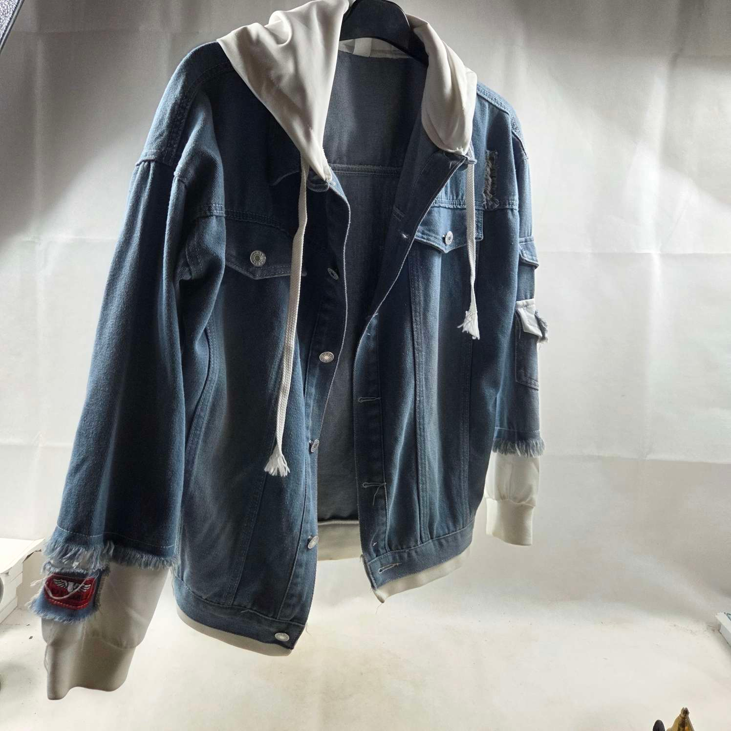 Voir photo 7 de Veste en Jeans avec Capuche Taille M Veste en Jeans avec Capuche Taille M Bon état - Vue 7 -