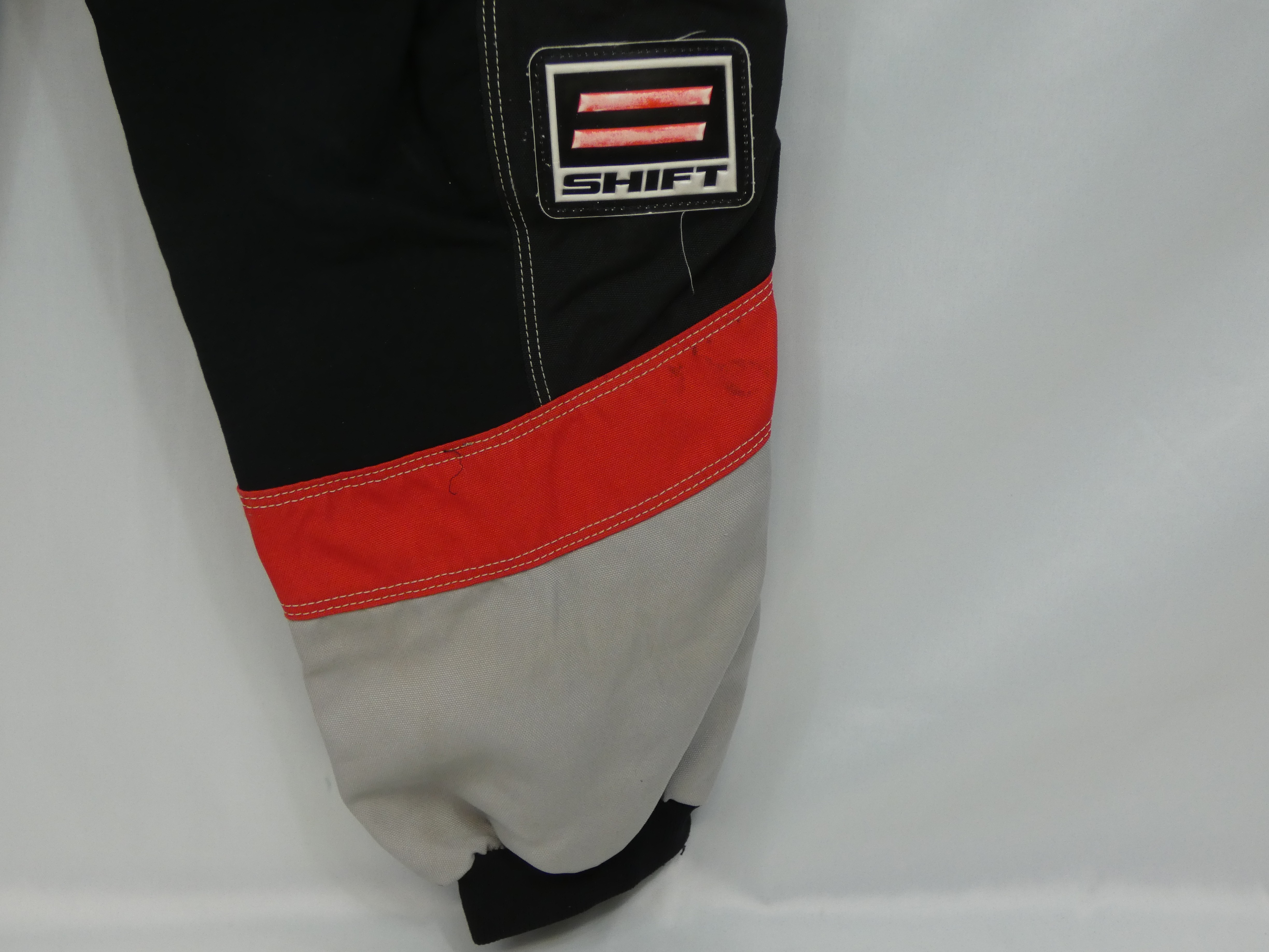 Voir photo 3 de Pantalon moto Shift Taille 36 Pantalon moto Shift Taille 36 Très bon état - Vue 3 -