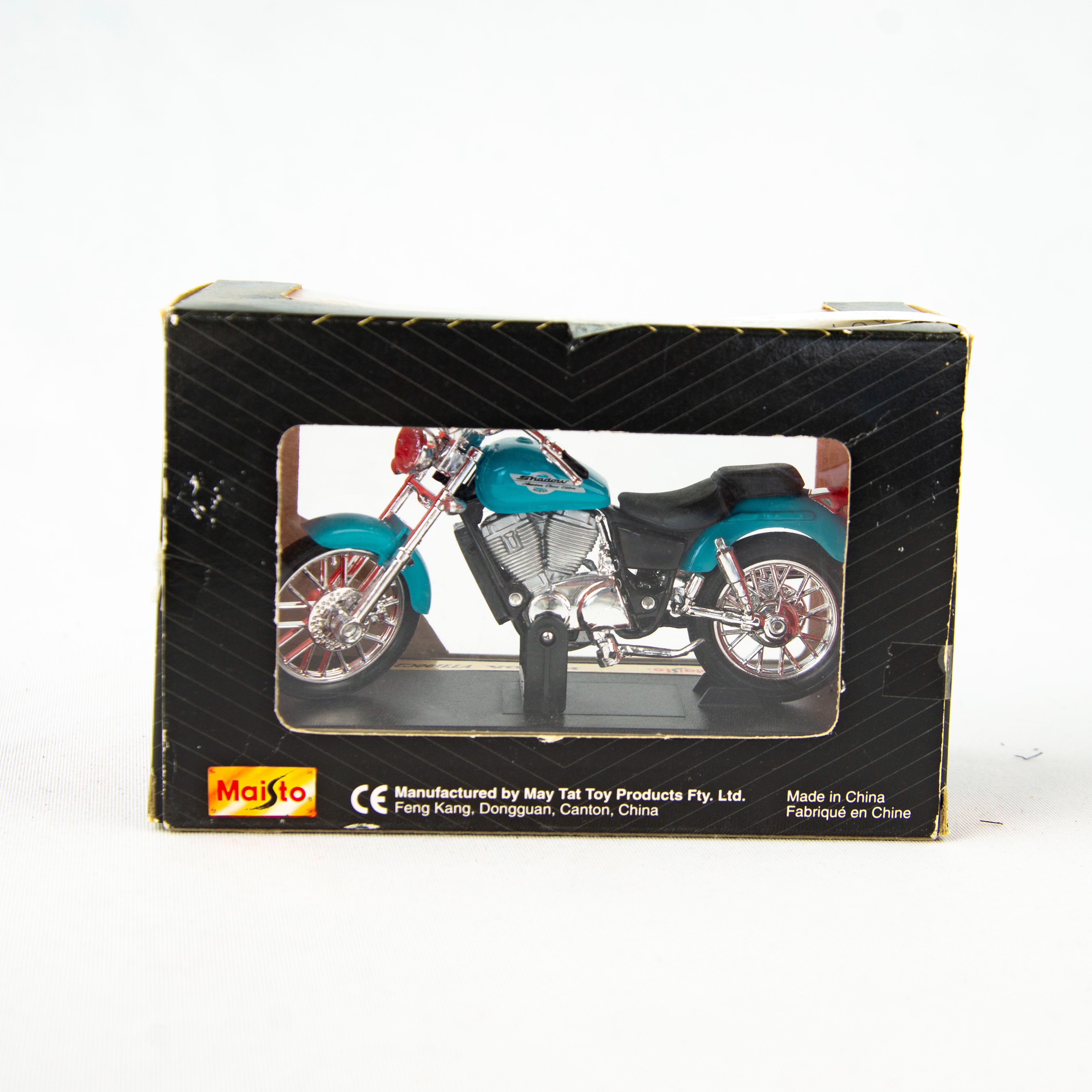 Moto miniature de collection Maisto 1:18 Honda VT1100C2 sous blister bleu ciel en pastique et en métal Bon état - Vue 2 - 