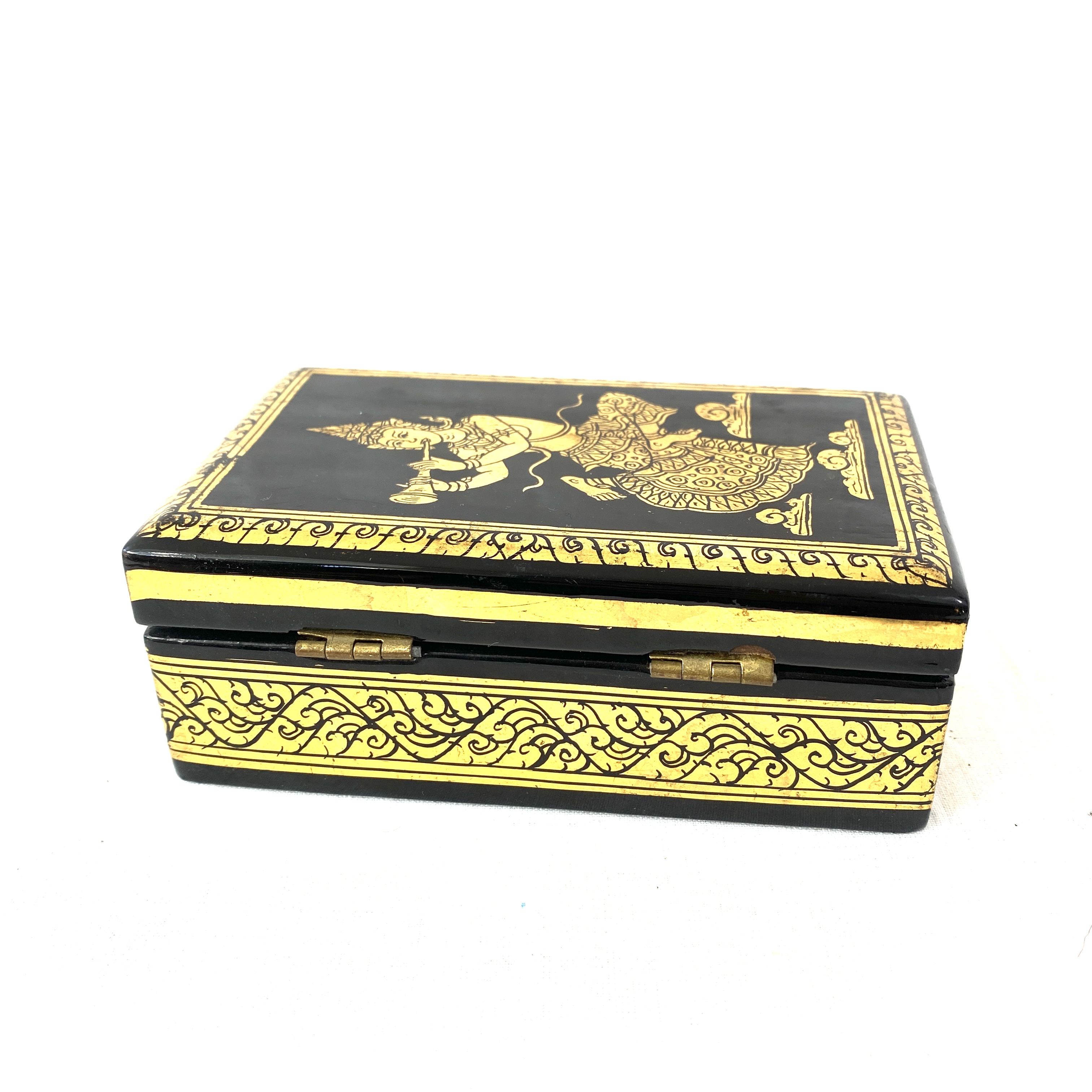Boite en bois noir et motif doré - Dessin musicien style asiatique  Bon état - Vue 3 - 
