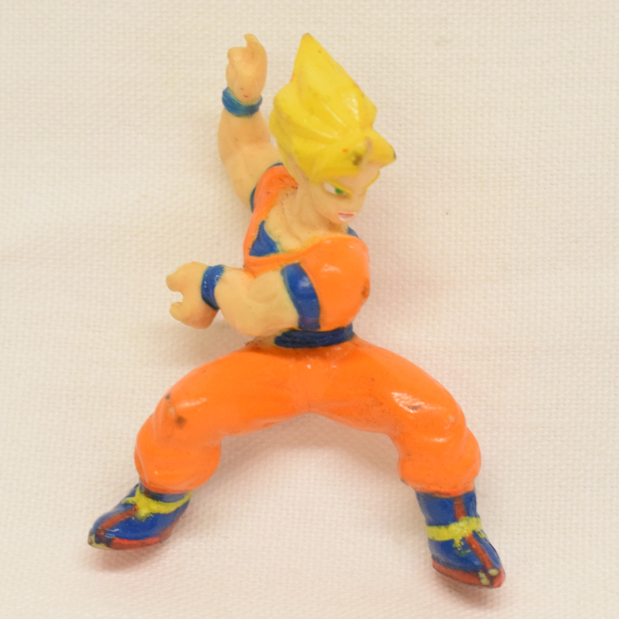 Voir photo 4 de Lot de trois figurines issues de l'univers Dragon Ball Z BS/ S. /TA Lot de trois figurines issues de l'univers Dragon Ball Z BS/ S. /TA Bon état - Vue 4 -
