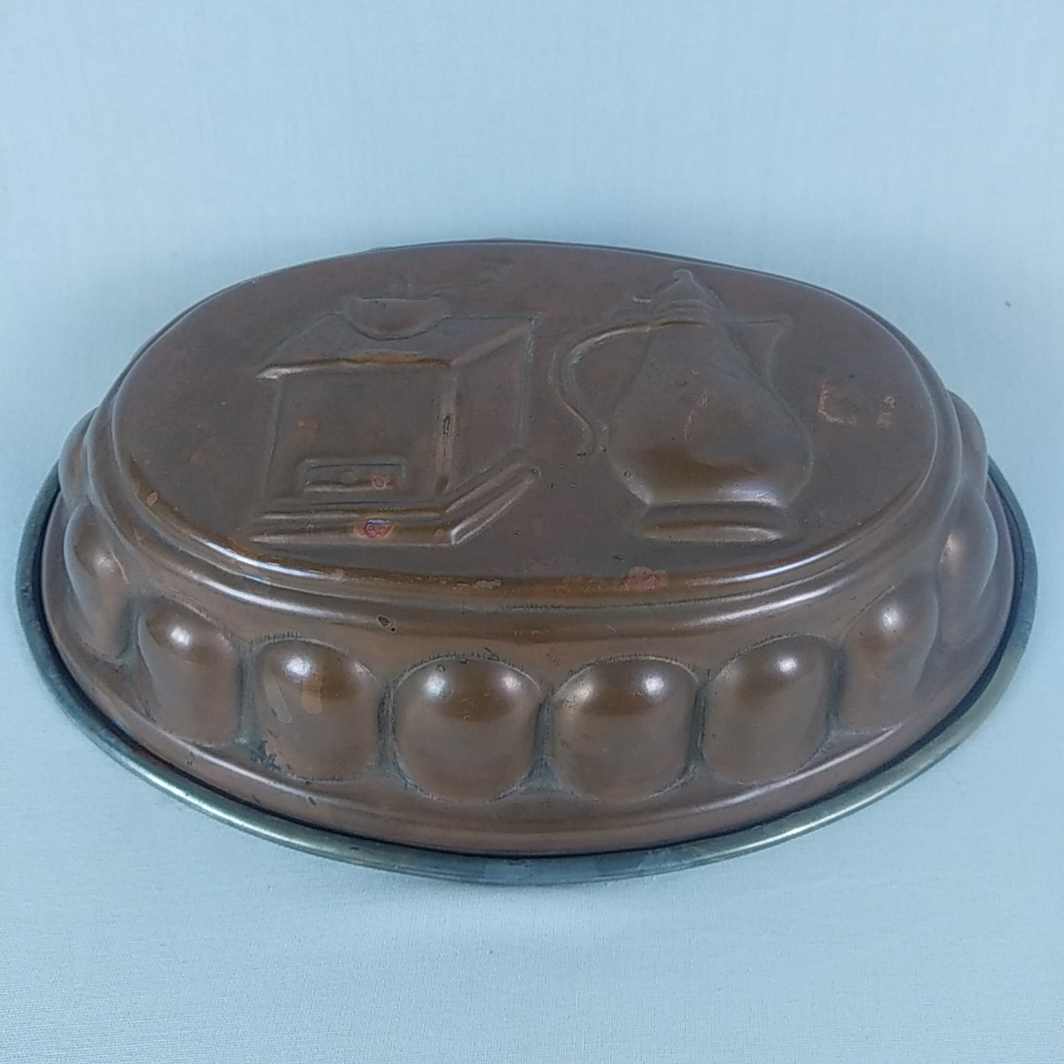 Joli Moule à gâteau en cuivre du XXeme Bon état -  reconditionné disponible sur Label Emmaüs