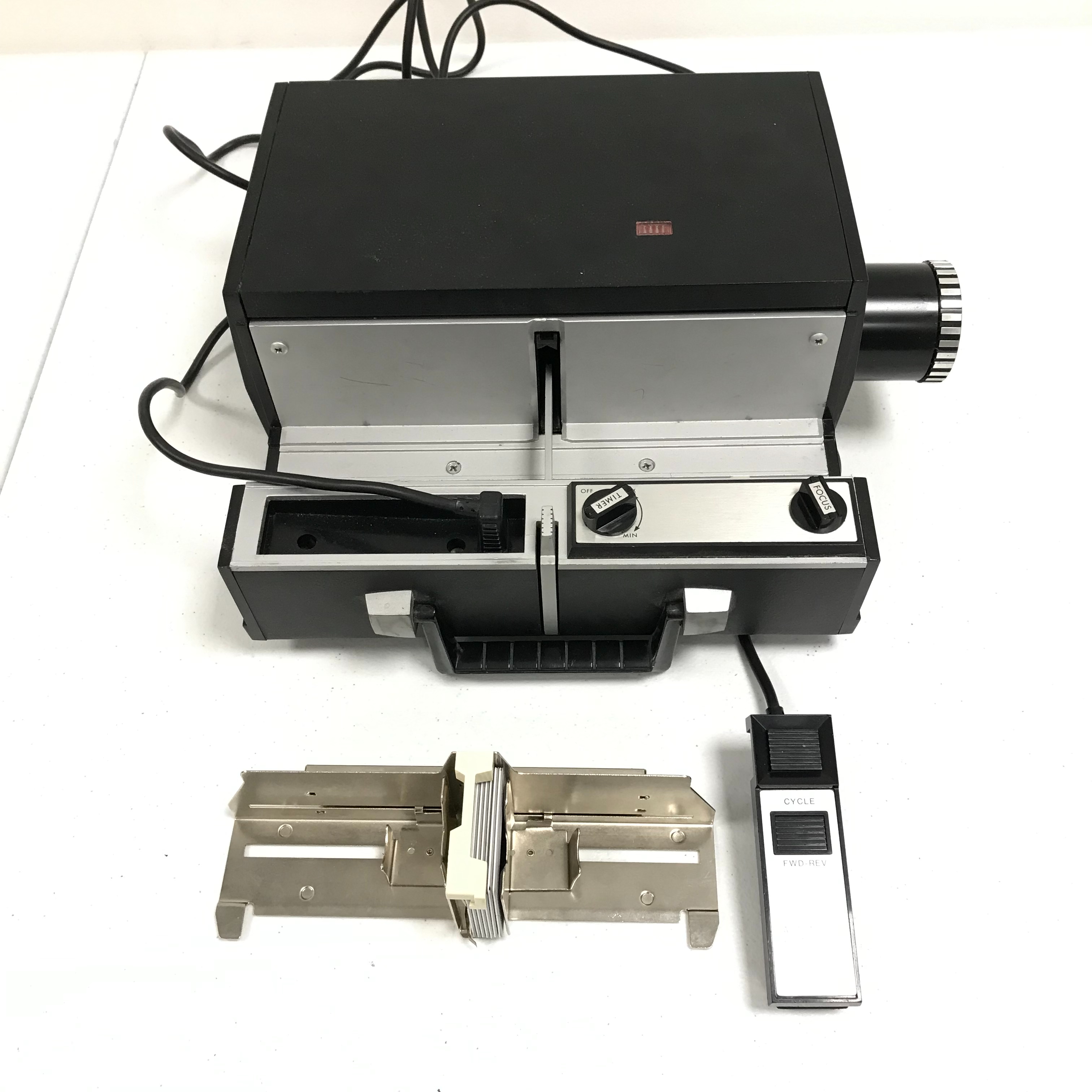 Projecteur de diapositives zoom autofocus GAF Rotomatic 737 - Photo 2