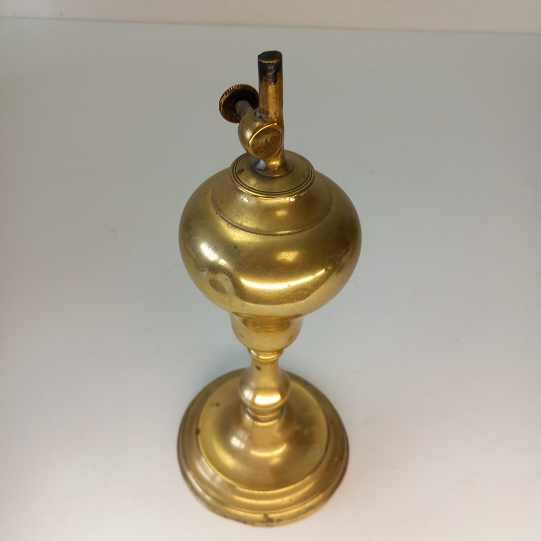 Lampe à Pétrole en laiton Gardon Macon - Bon état sur Label Emmaüs