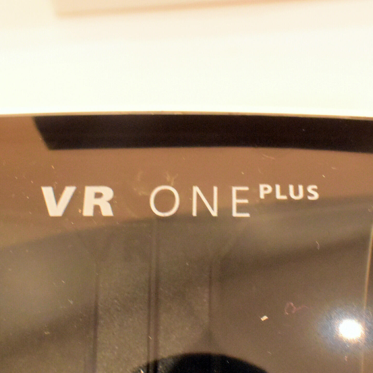 Voir photo 7 de VR ONE Plus - Carl Zeiss™ - Casque de Réalité Virtuelle - 2016 VR ONE Plus - Carl Zeiss™ - Casque de Réalité Virtuelle - 2016 - Vue 7 -