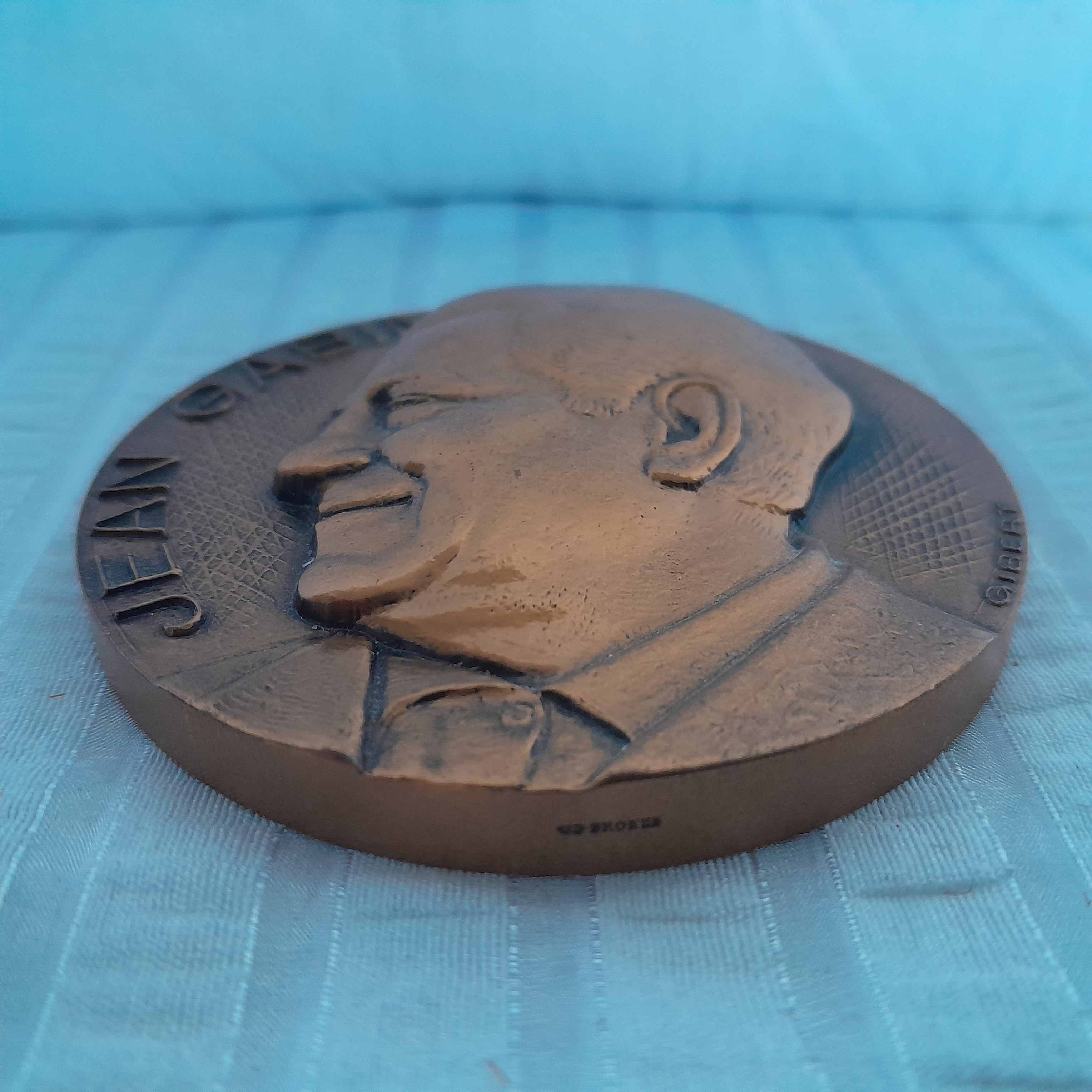 Médaille JEAN GABIN, signée GIBERT - Photo 3
