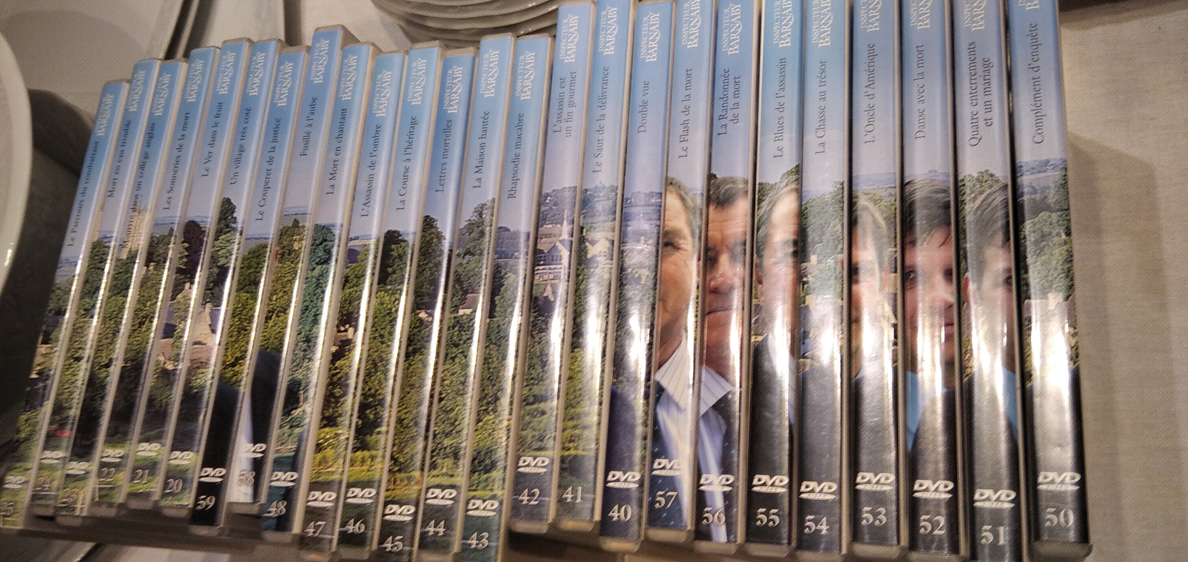 Voir photo 3 de Inspecteur Barnaby - La collection officielle en 66 DVD Inspecteur Barnaby - La collection officielle en 66 DVD Très bon état - Vue 3 -