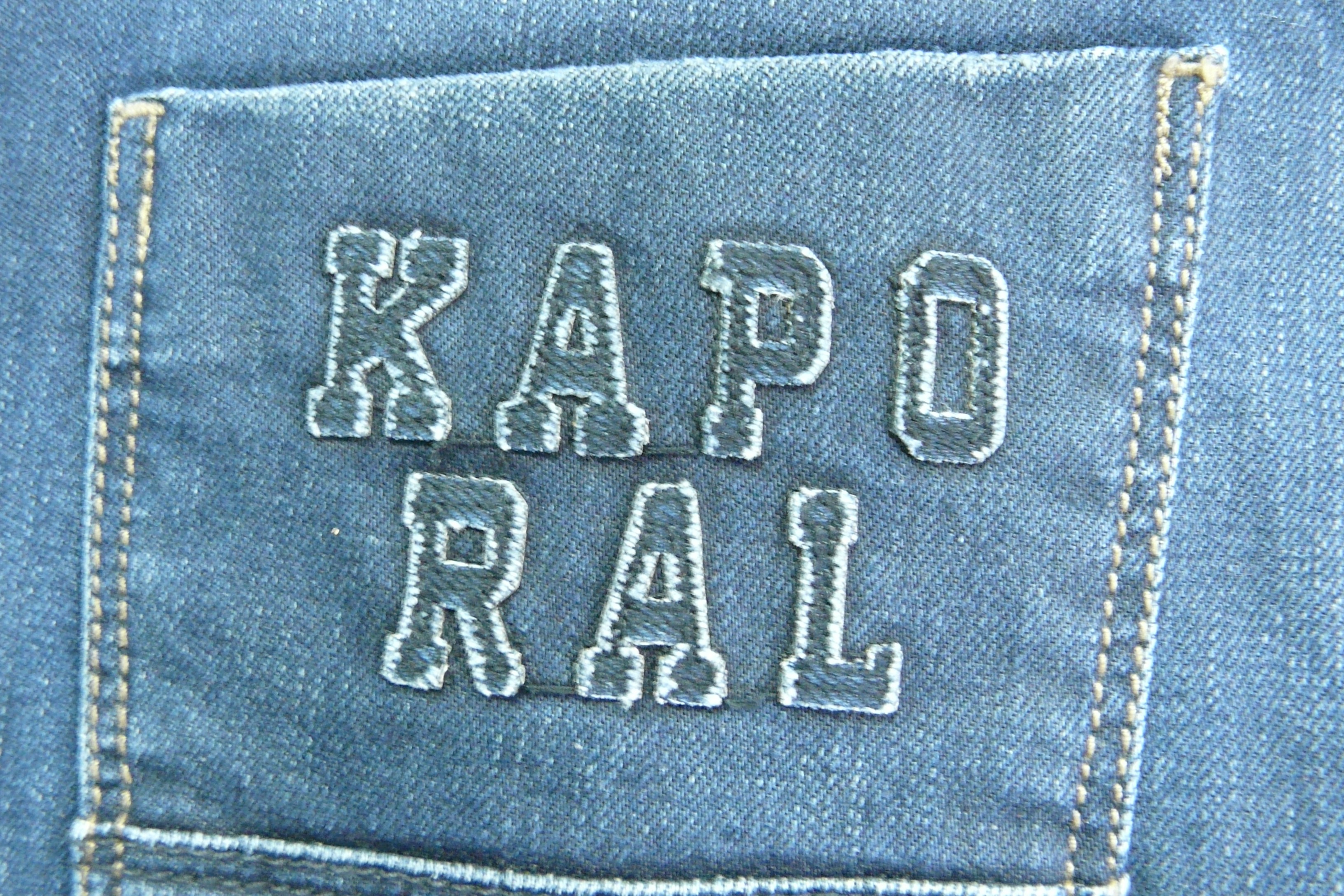 Voir photo 5 de E34 - Jean slim - Kaporal - Âge 16 ans E34 - Jean slim - Kaporal - Âge 16 ans Très bon état - Vue 5 -
