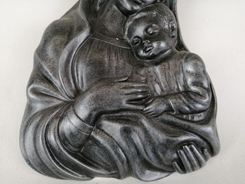 Voir photo 3 de Statue vierge à l'enfant en plâtre - état correct Statue vierge à l'enfant en plâtre - état correct État correct - Vue 3 -