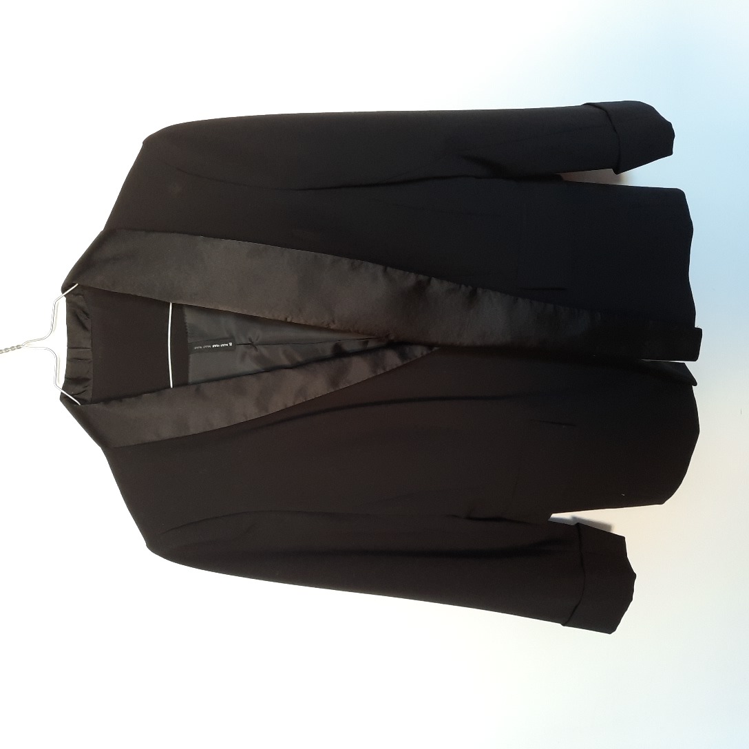 Acheter Veste chic noire style smoking NAF-NAF T 40 Très bon état - 25,00 € Veste chic noire style smoking NAF-NAF T 40 Très bon état - reconditionné disponible sur Label Emmaüs