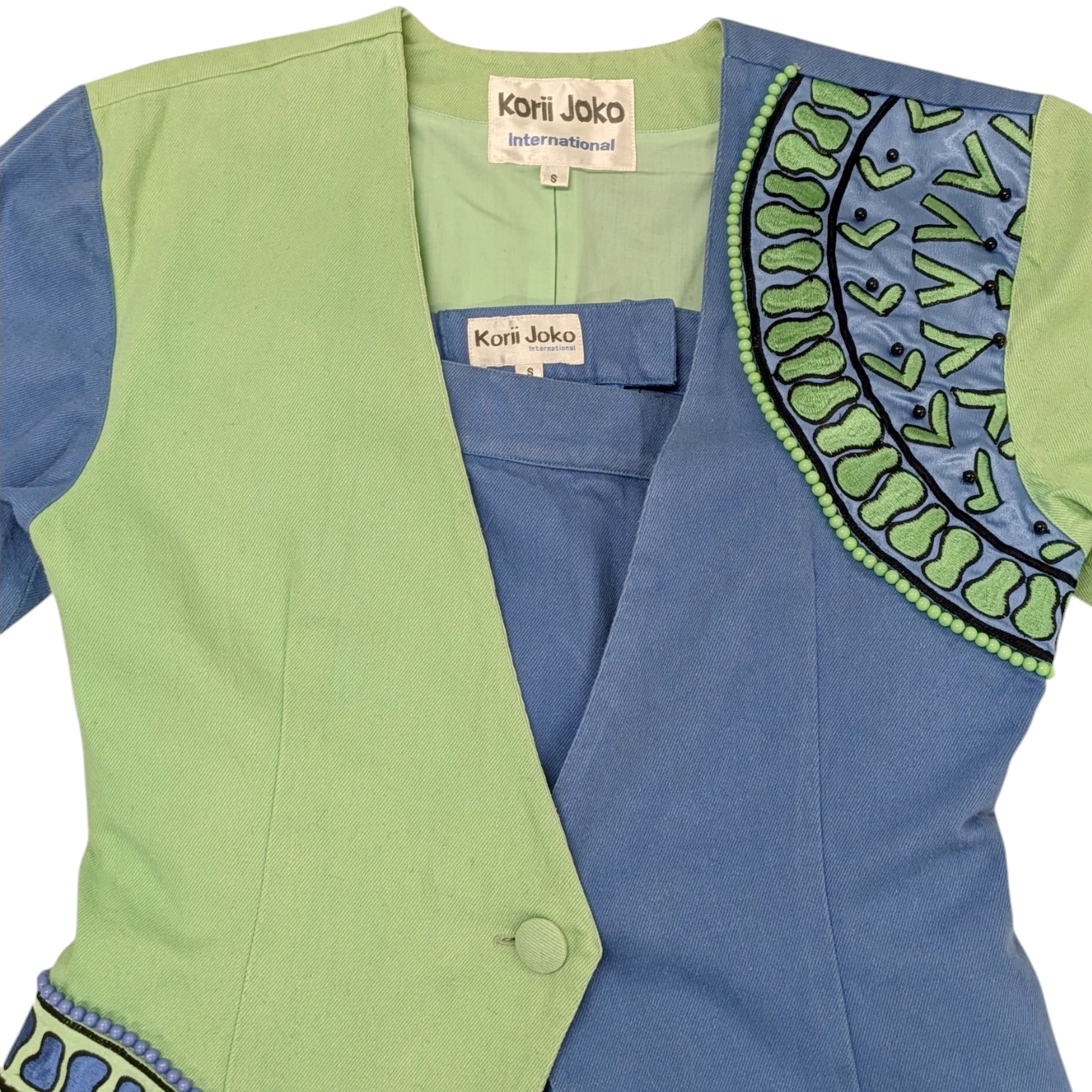Tailleur Korii Joko T S Ensemble jupe & veste bleu et vert Broderies et perles Vintage 80's - Bon état - Photo 2