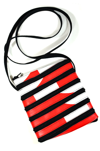 Gamme Bâche - Sac Zippé "Rouge/Blanc"- Création / Fait main  -  reconditionné disponible sur Label Emmaüs