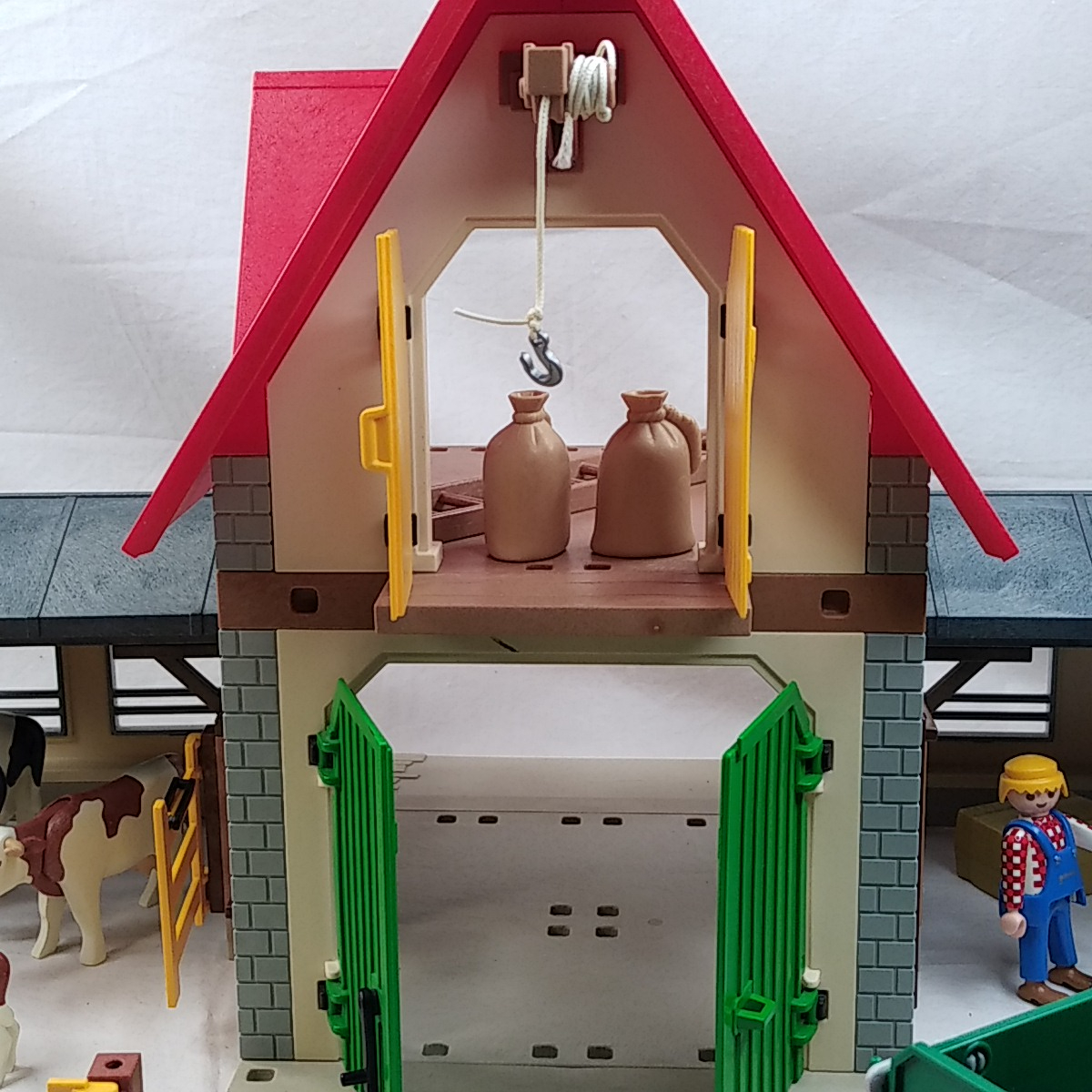 Lot Playmobil 4490 (La ferme) + 4496 (Fermier grand tracteur remorque) Très bon état - Vue 17 - 