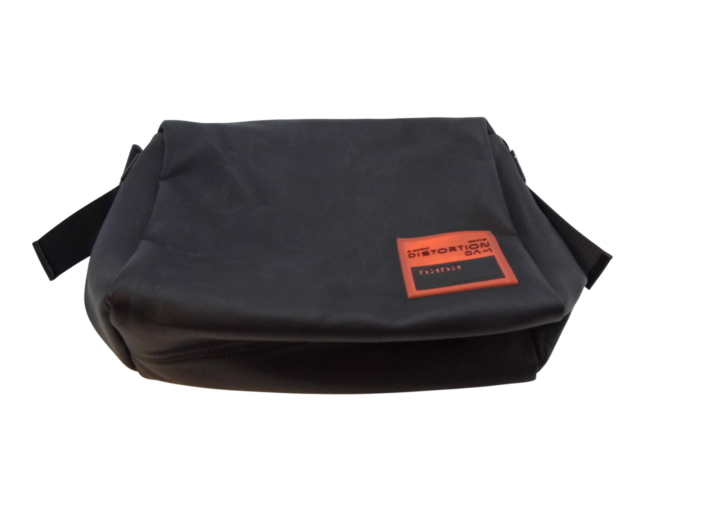 Acheter Besace similicuir noir. Comme neuf - 15,00 € Besace similicuir noir. Comme neuf - reconditionné disponible sur Label Emmaüs