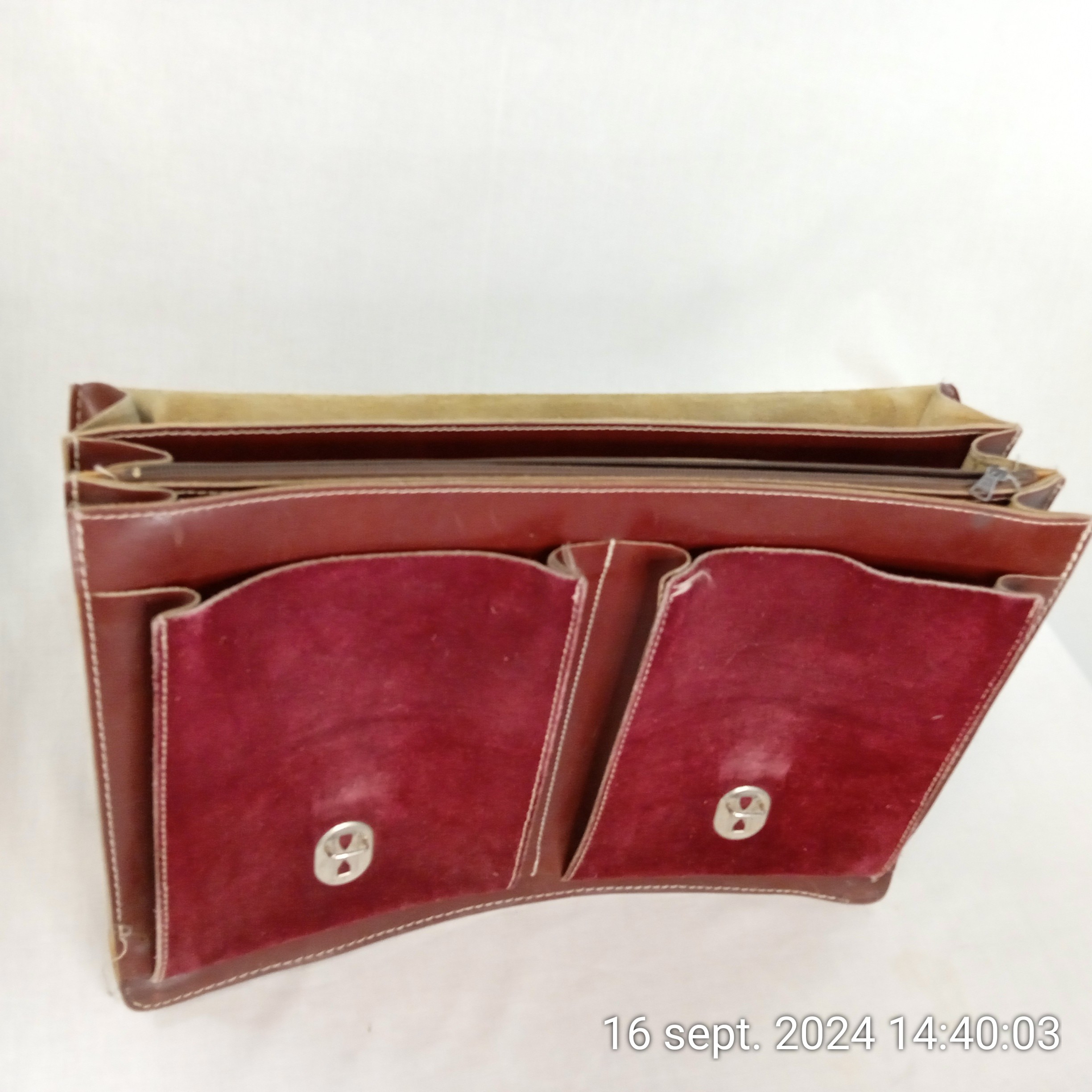 Cartable Kickers vintage rouge en cuir et en daim Bon état - Vue 5 - 