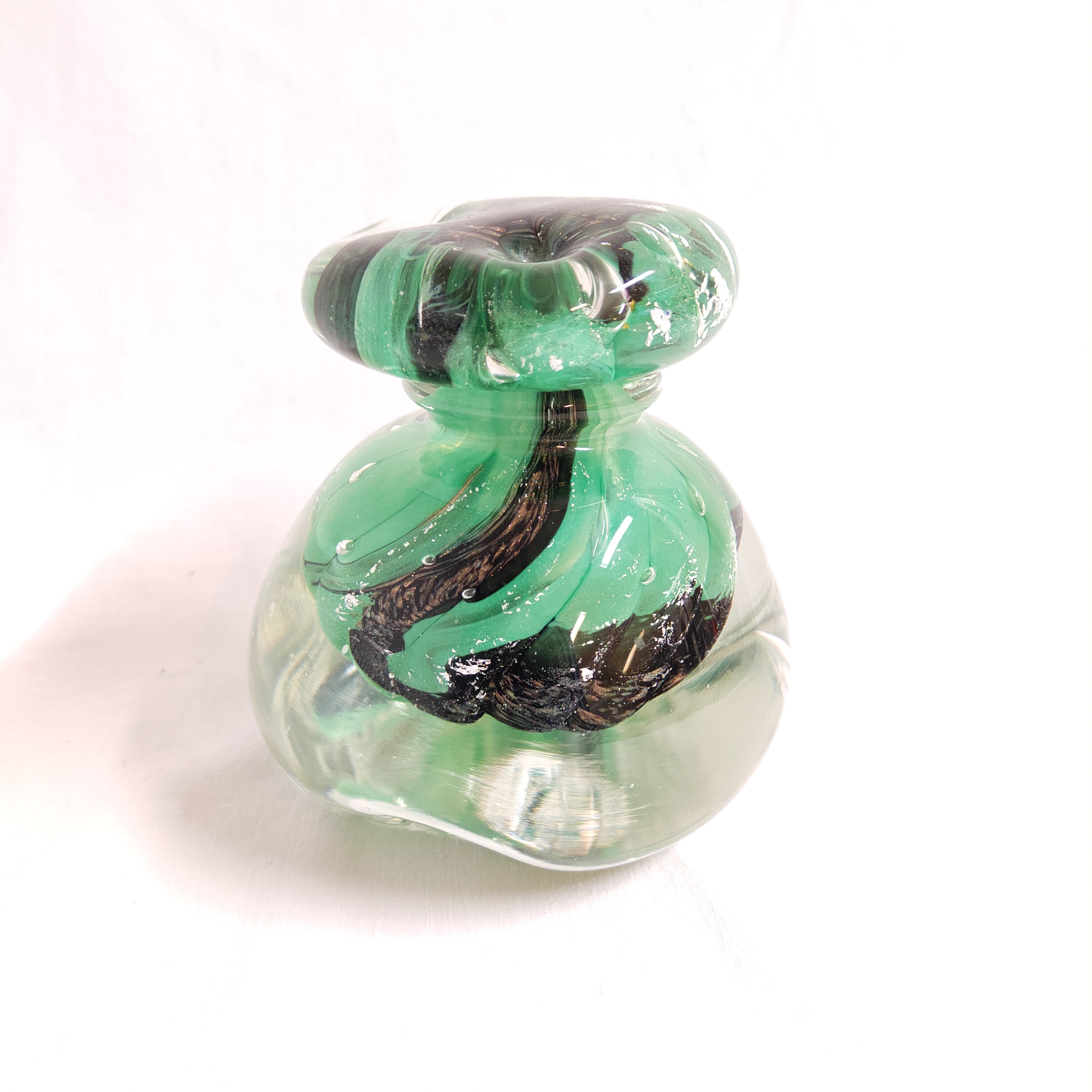 Magnifique flacon en verre soufflé Bon état -  reconditionné disponible sur Label Emmaüs