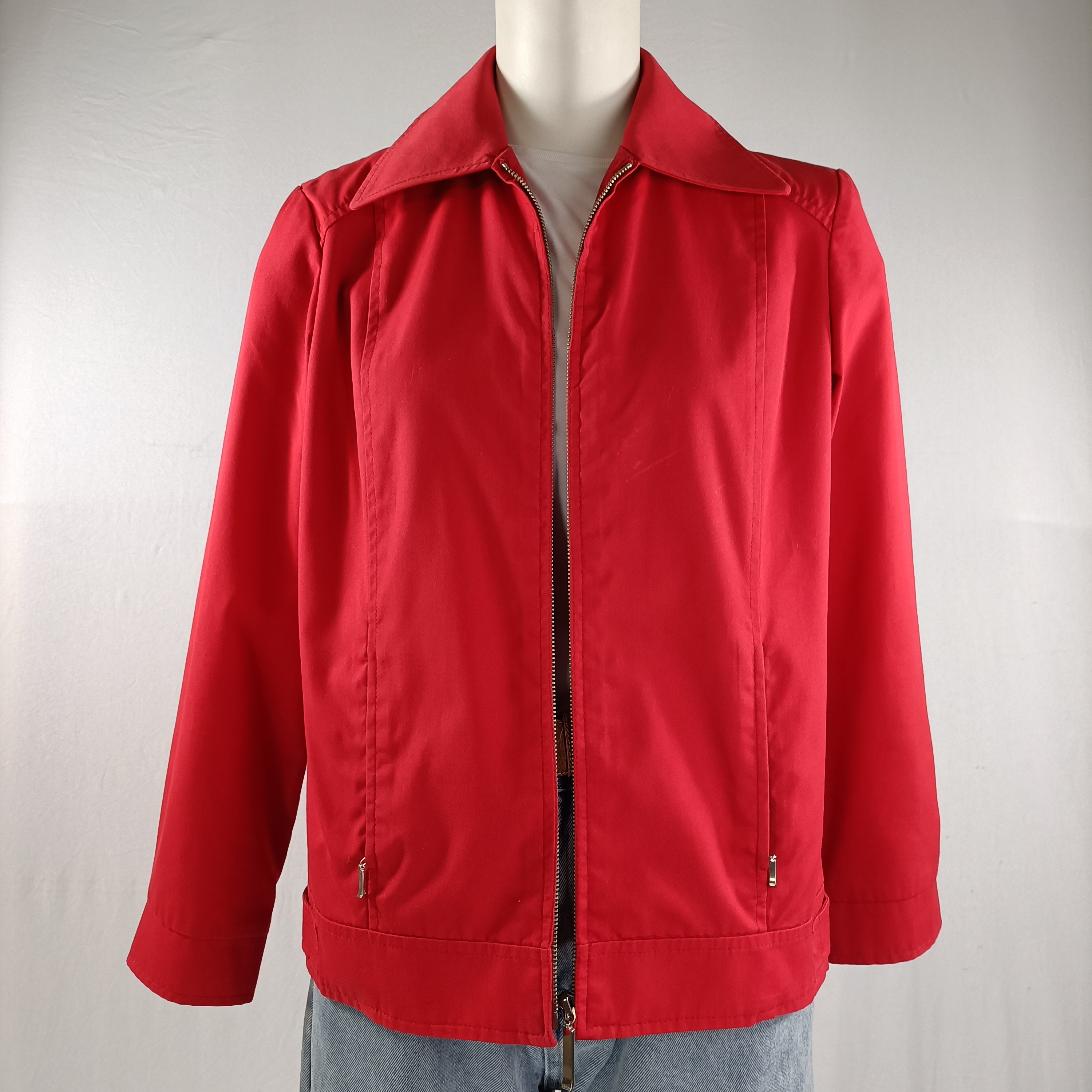 Voir photo 2 de Veste rouge vintage Braun Sport femme taille 40 coton polyester zip argenté Veste rouge vintage Braun Sport femme taille 40 coton polyester zip argenté Bon état - Vue 2 -