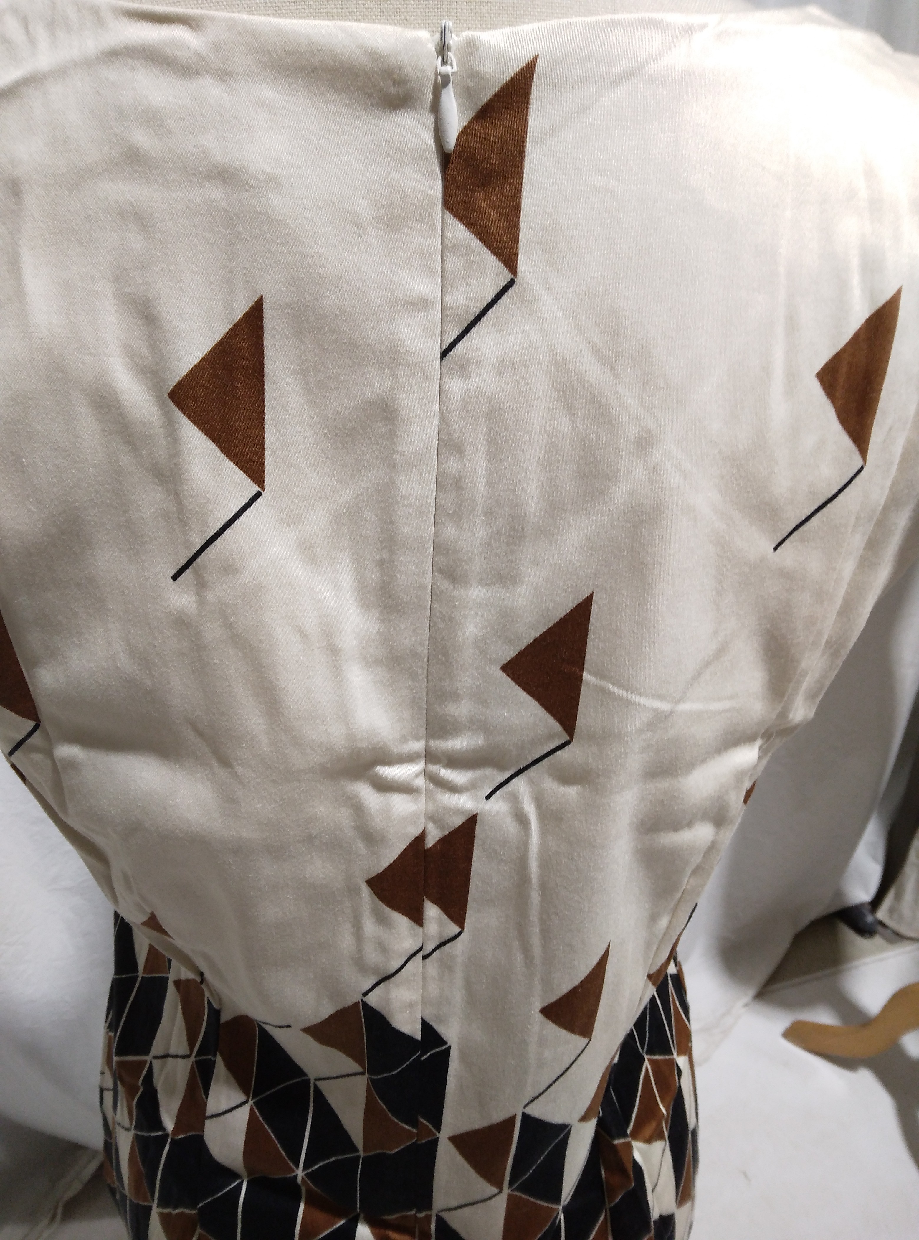Robe manches courtes imprimé triangles, " Tempo", Paul Brial - 3 Comme neuf - Vue 6 - 