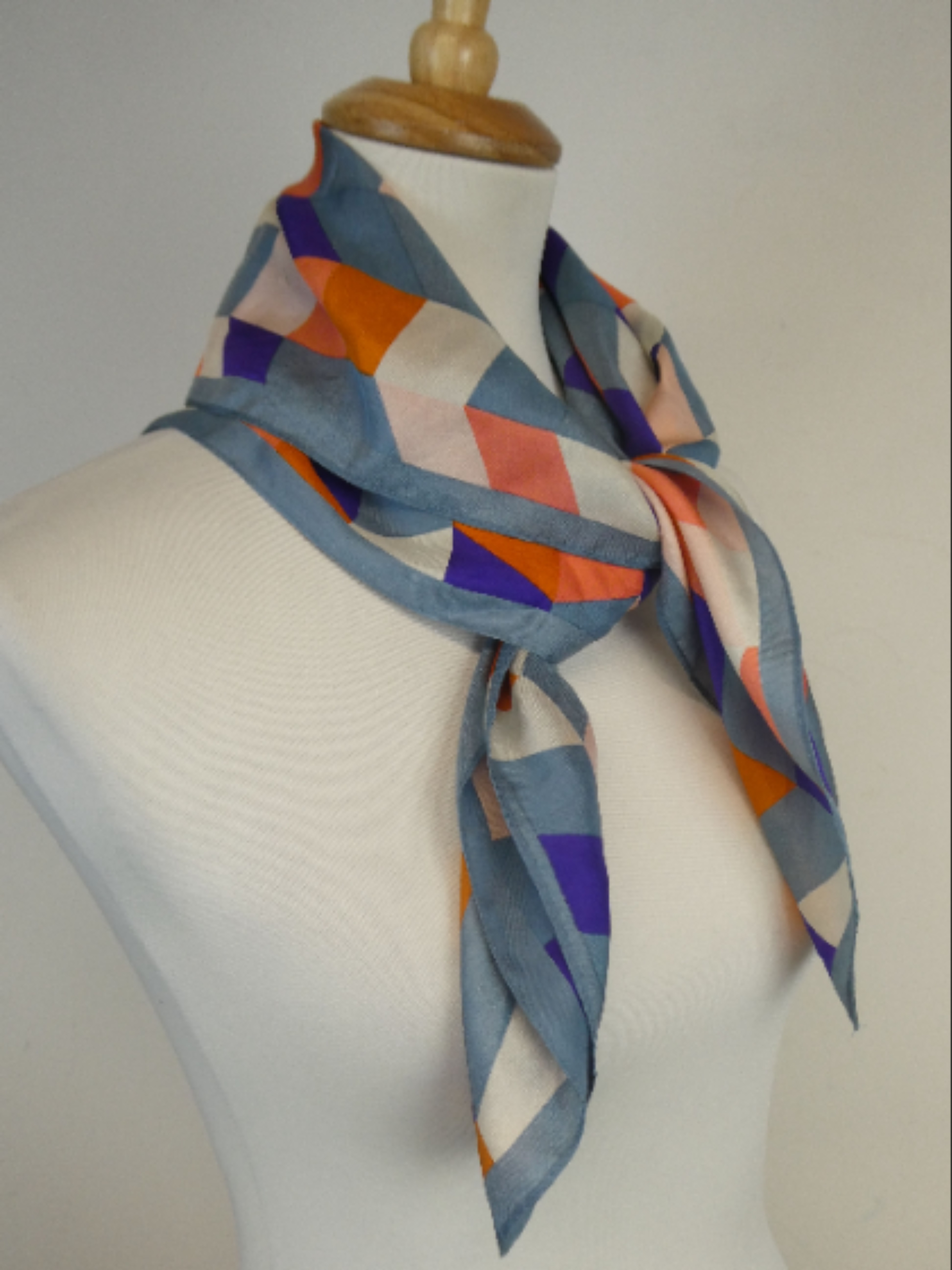 Galaries Lafayette - Foulard Motif géométrique coloré vintage - Photo 4