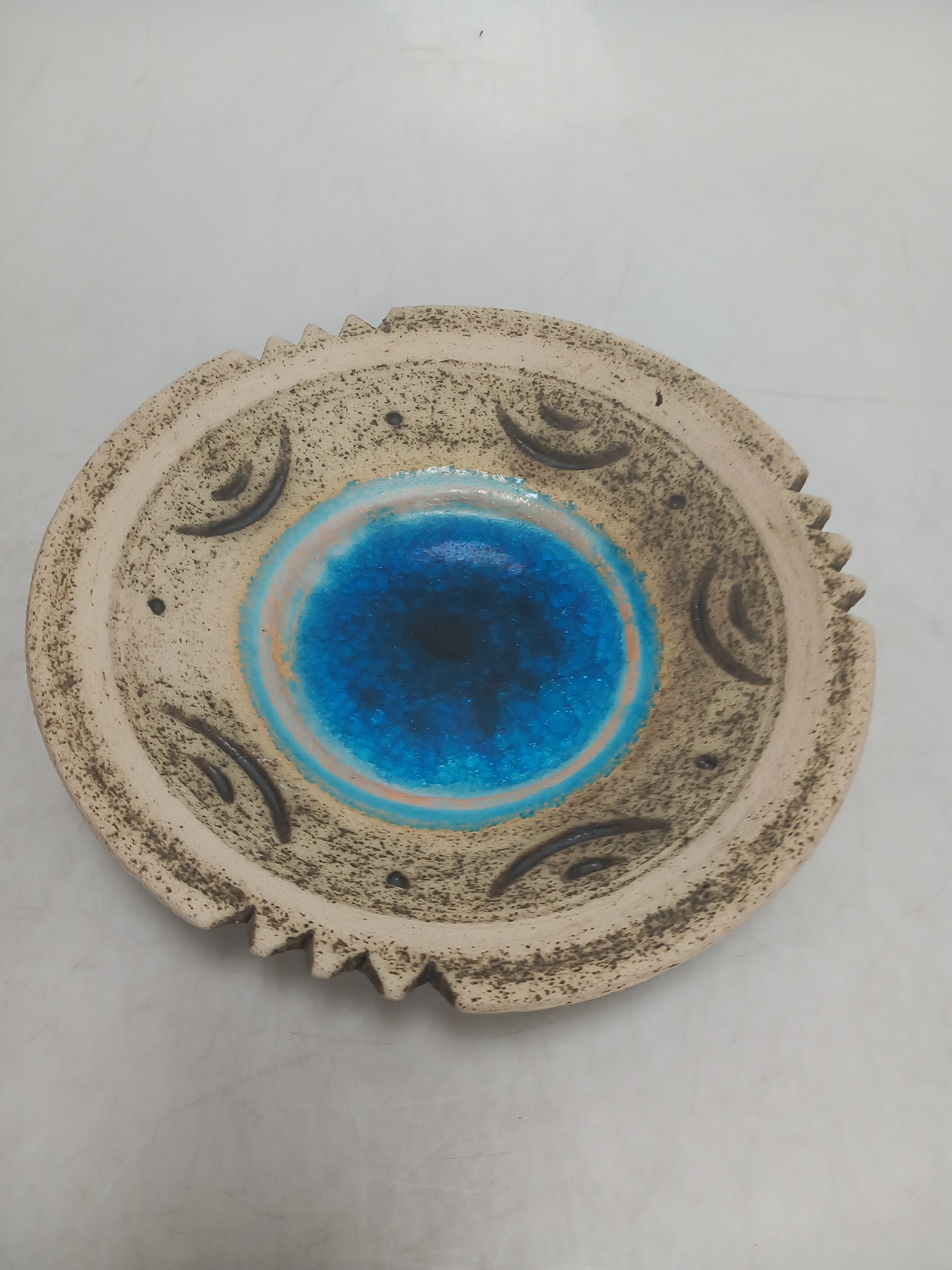 Jolie assiette murale en céramique, motif cratère bleu - Photo 2
