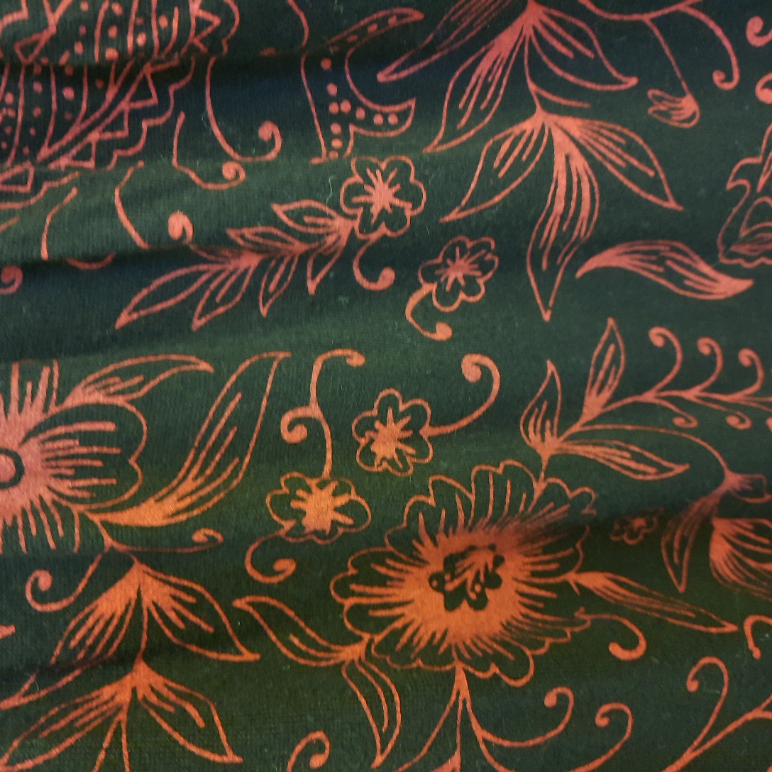 Jupe fantaisie à panneaux imprimés noir, gris, rouge T M/L Très bon état - Vue 4 - 